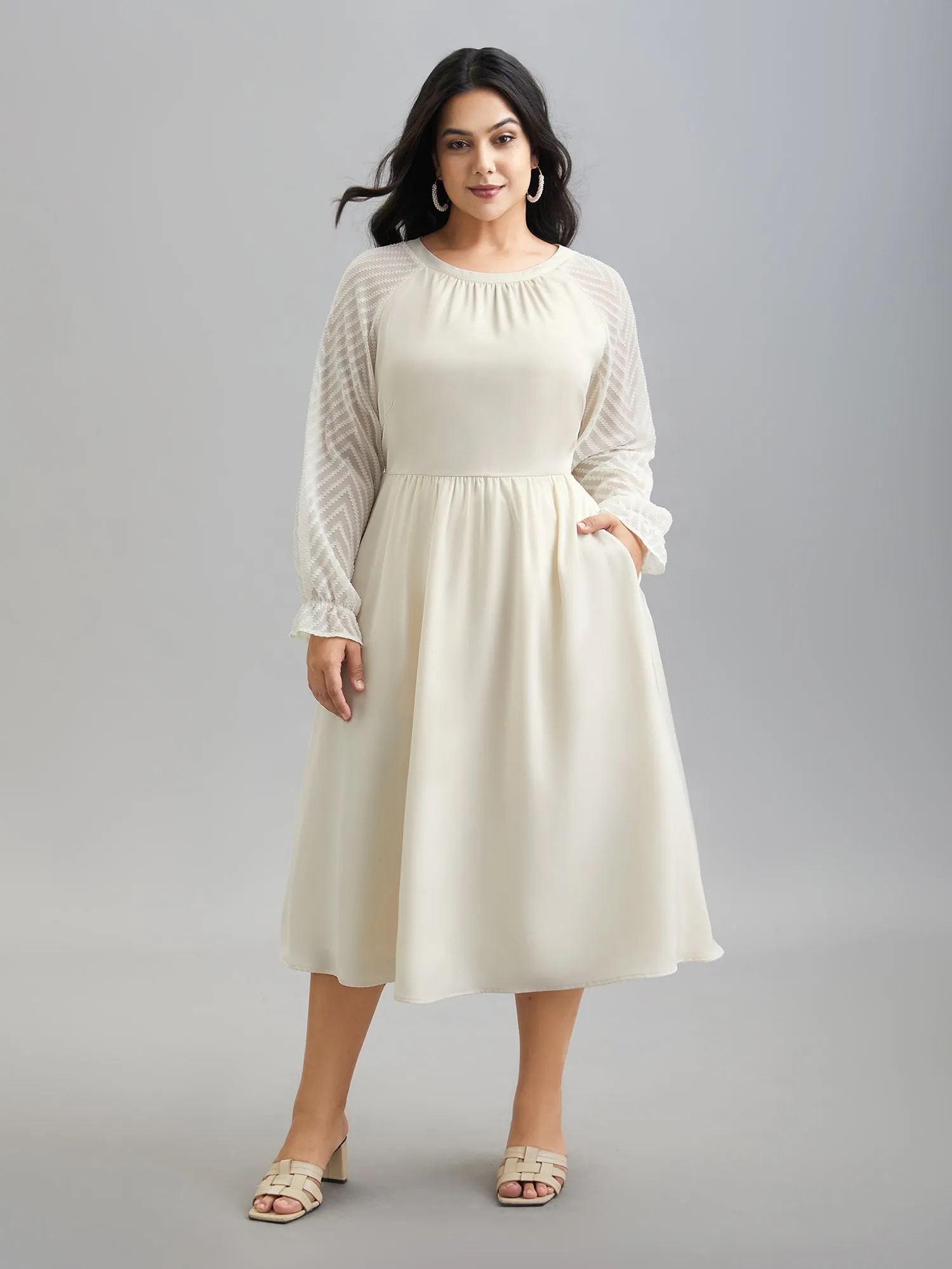 Stretchy-Waist Pockets Plain Textured Midi Dress sold by Bloomchic product image thumbnail 4