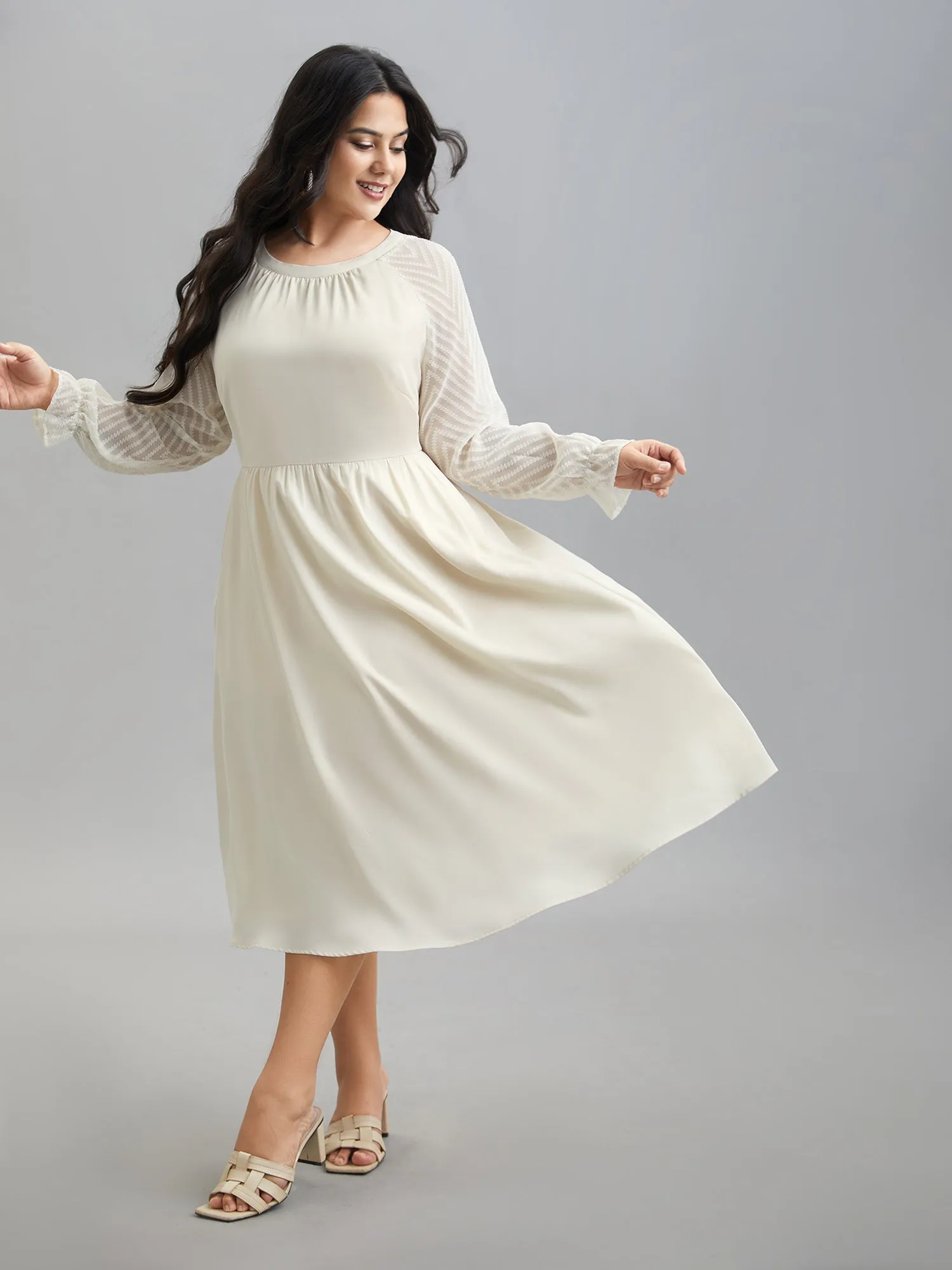 Stretchy-Waist Pockets Plain Textured Midi Dress sold by Bloomchic product image thumbnail 2