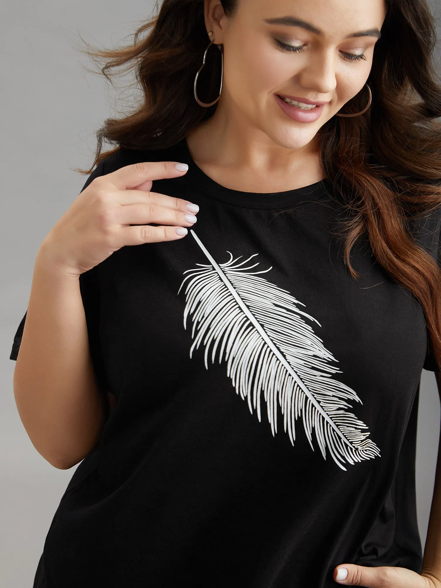 Stretchy Feather Print Round Neck T-Shirt sold by Bloomchic product image thumbnail 5