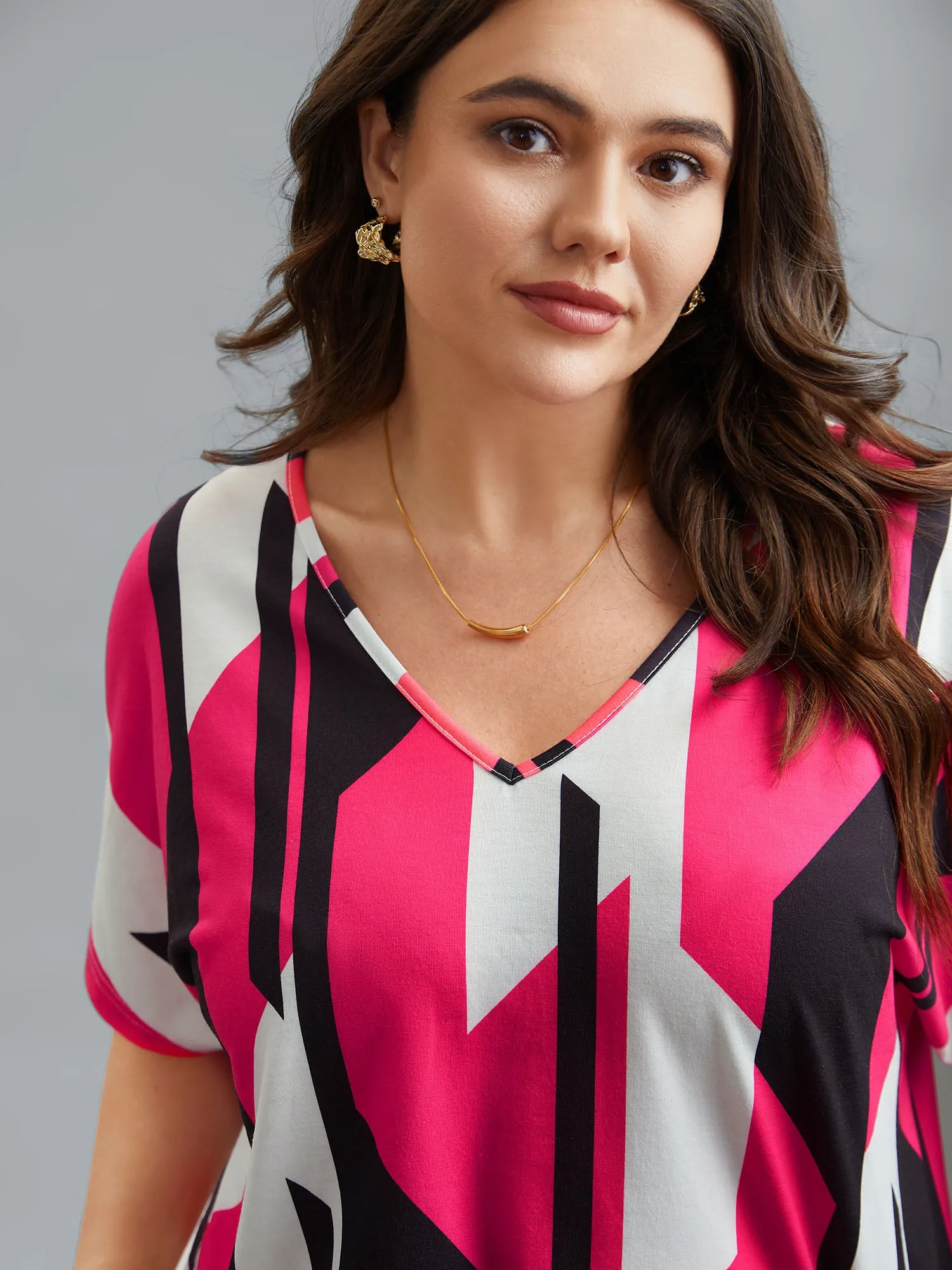 Abstract Print V-Neck T-Shirt sold by Bloomchic product image thumbnail 2