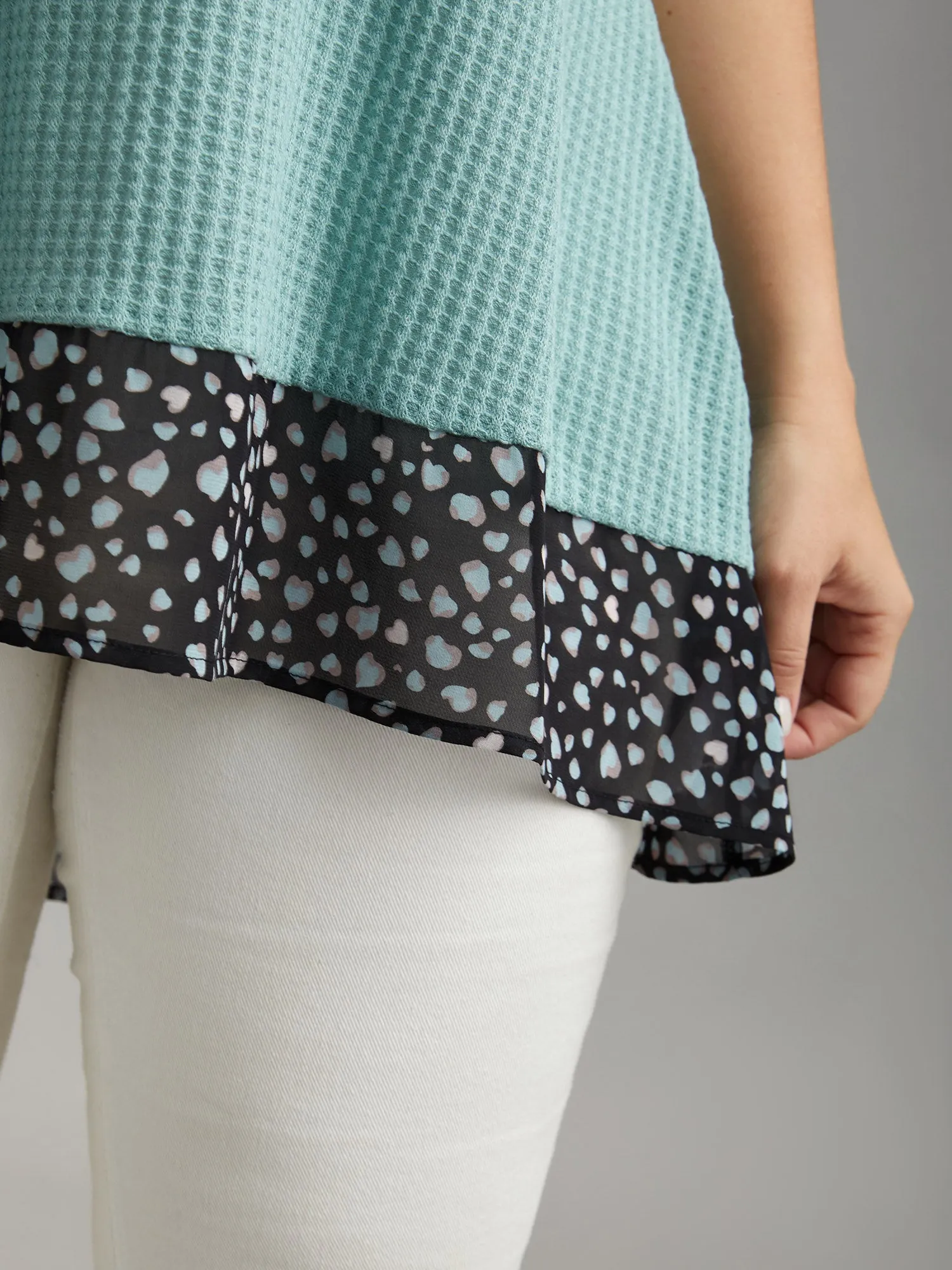 Color-Block Patchwork Round Neck Waffle Knit Vest sold by Bloomchic product image thumbnail 5