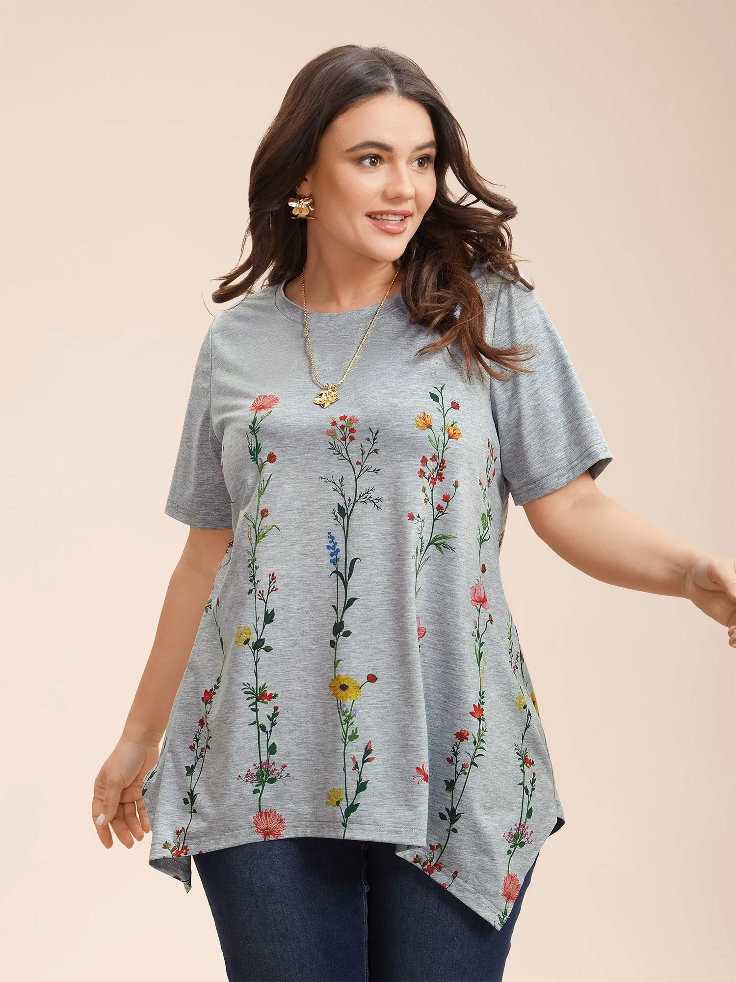 Stretchy Hi-Low Hem Floral T-Shirt sold by Bloomchic product image thumbnail 2