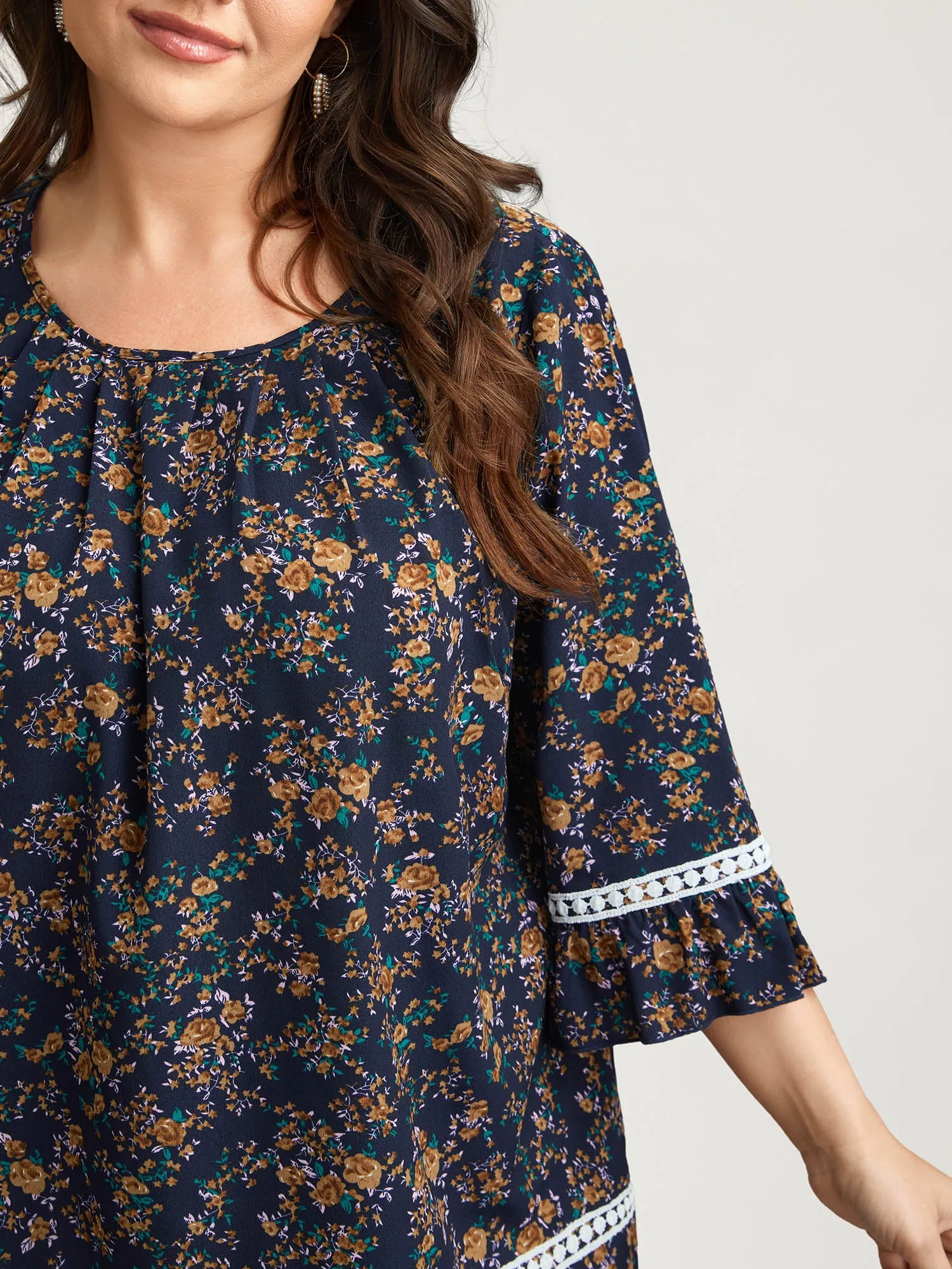 Floral Print Lace Paneled Gathered Shirt sold by Bloomchic product image thumbnail 3