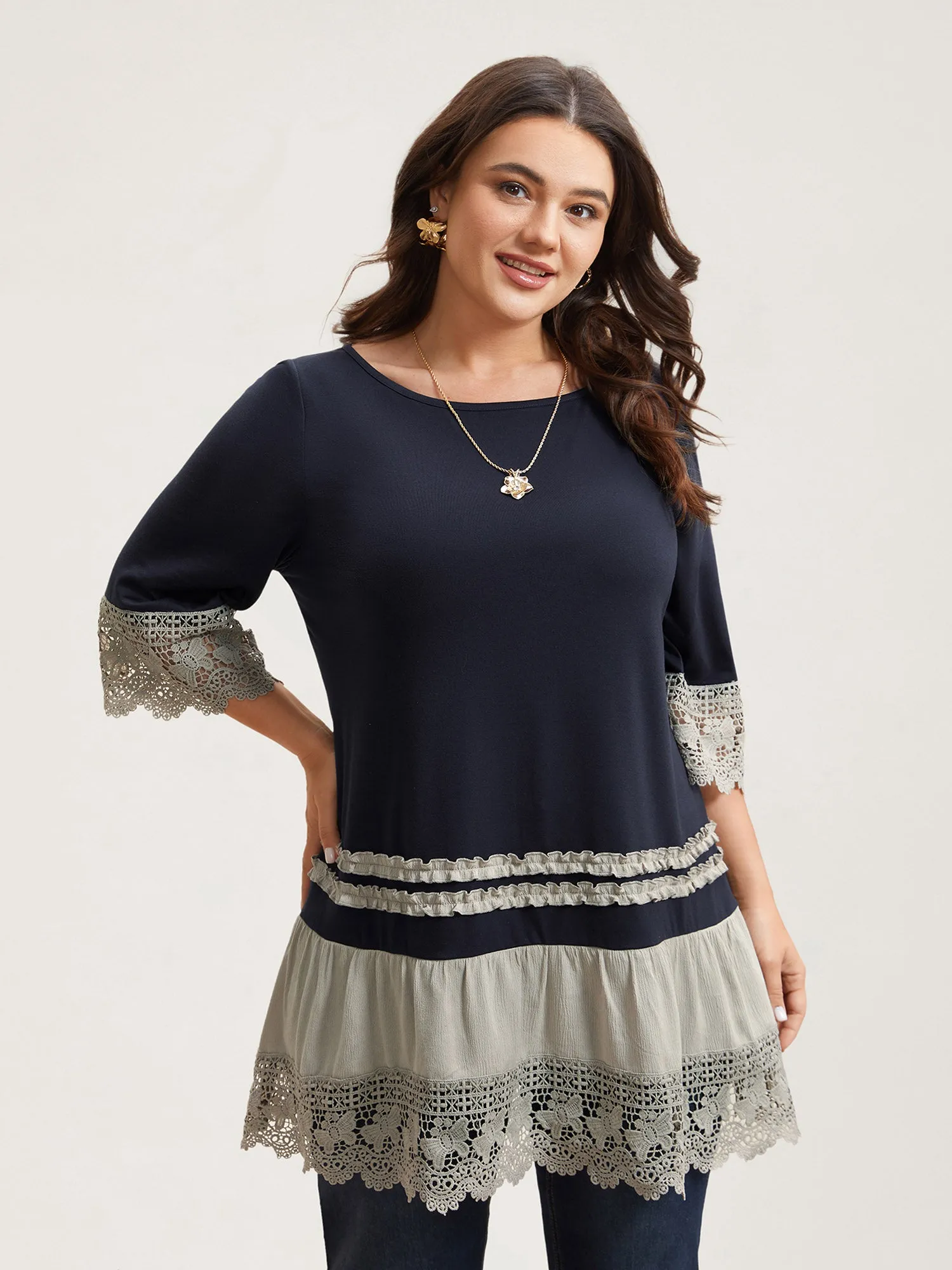 Lace Panel Color Contrast Tunic T-Shirt sold by Bloomchic
