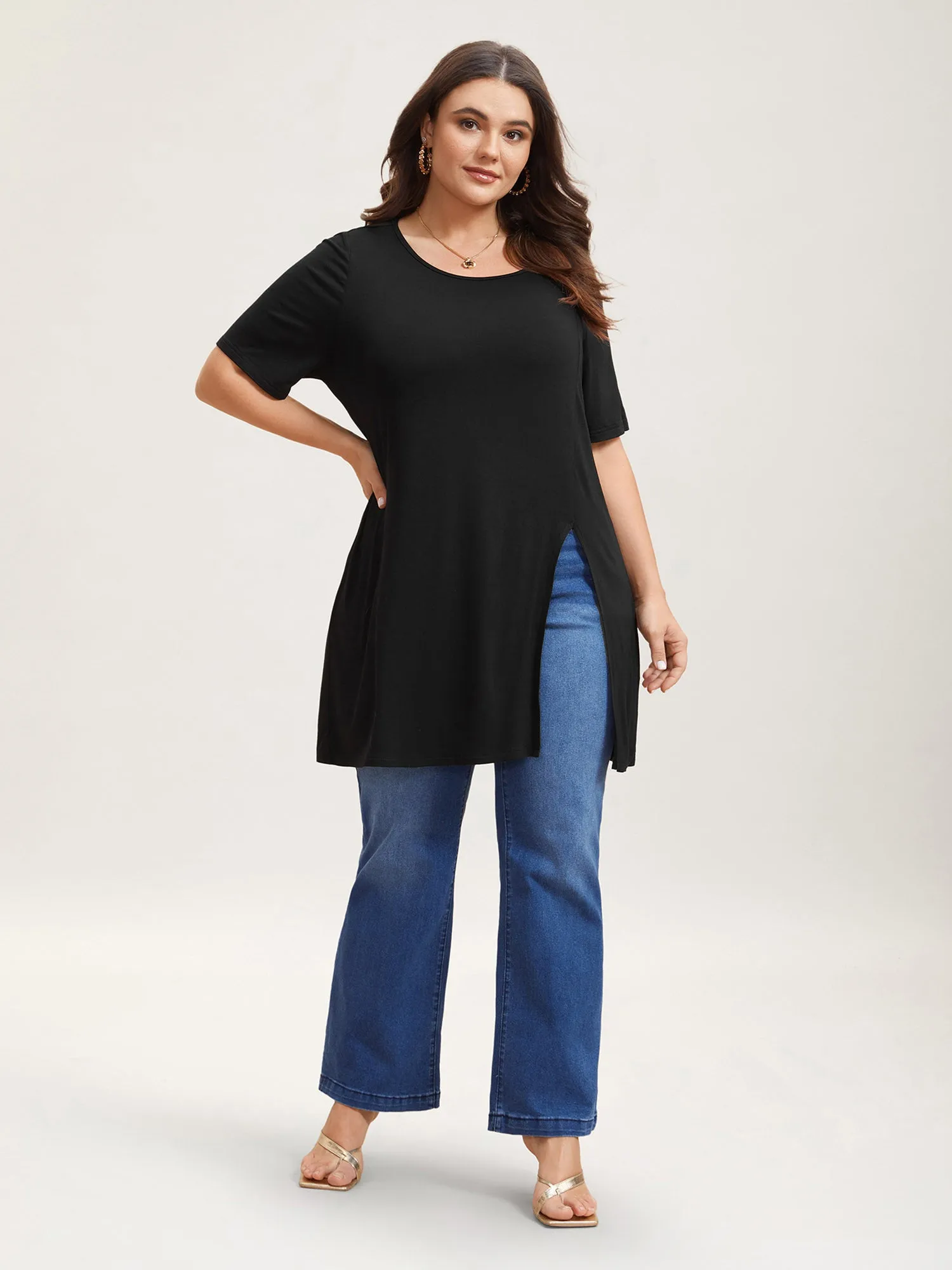 Side-Split Plain Round Neck T-Shirt sold by Bloomchic product image thumbnail 4