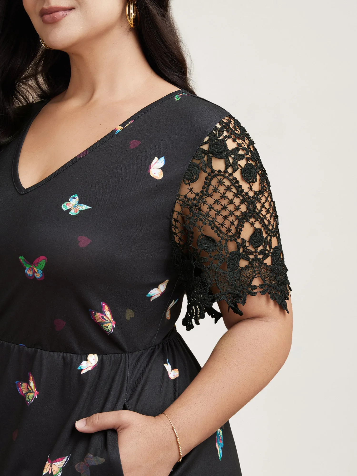 Butterfly Print V-Neck Lace Midi Dress sold by Bloomchic product image thumbnail 3