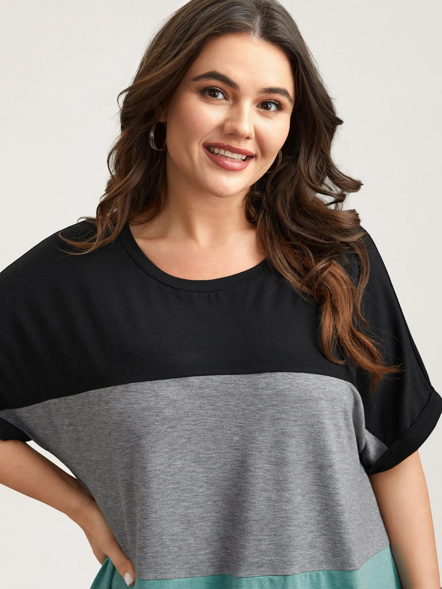 Color Block Dolman Sleeve T-Shirt sold by Bloomchic product image thumbnail 2