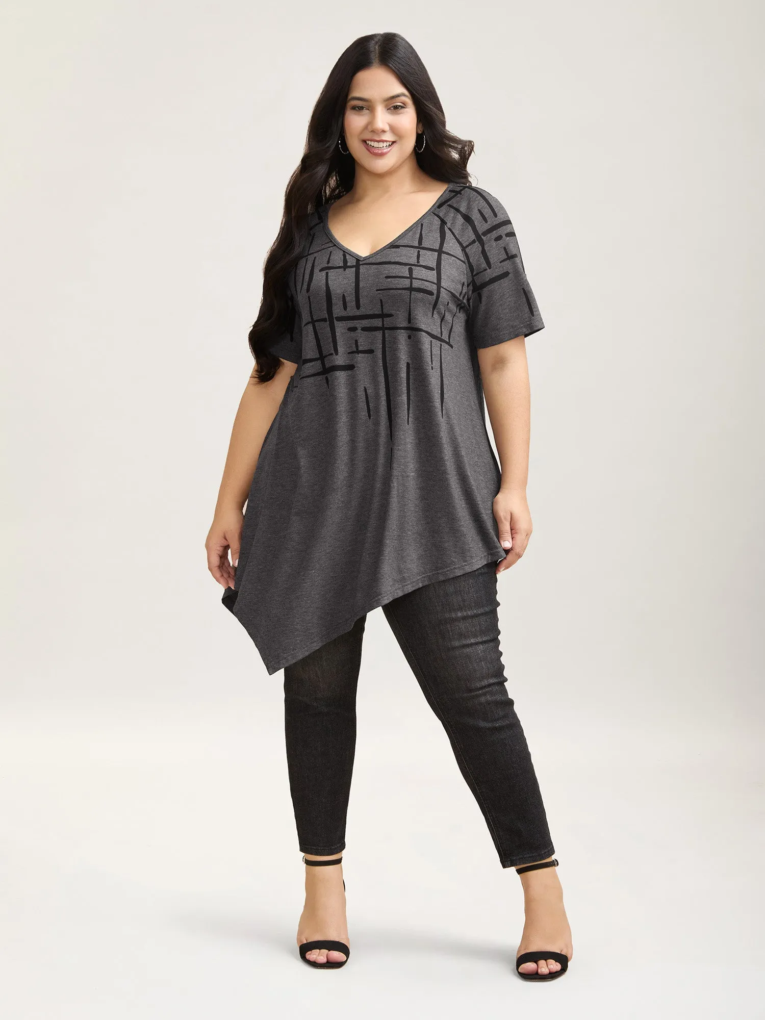 Geometric Print V-Neck Hi-Low Hem T-Shirt sold by Bloomchic product image thumbnail 2