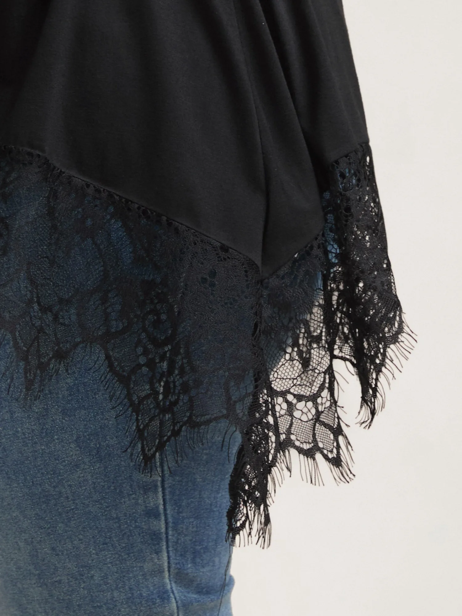 Lace Trim Round Neck Casual T-Shirt sold by Bloomchic product image thumbnail 4