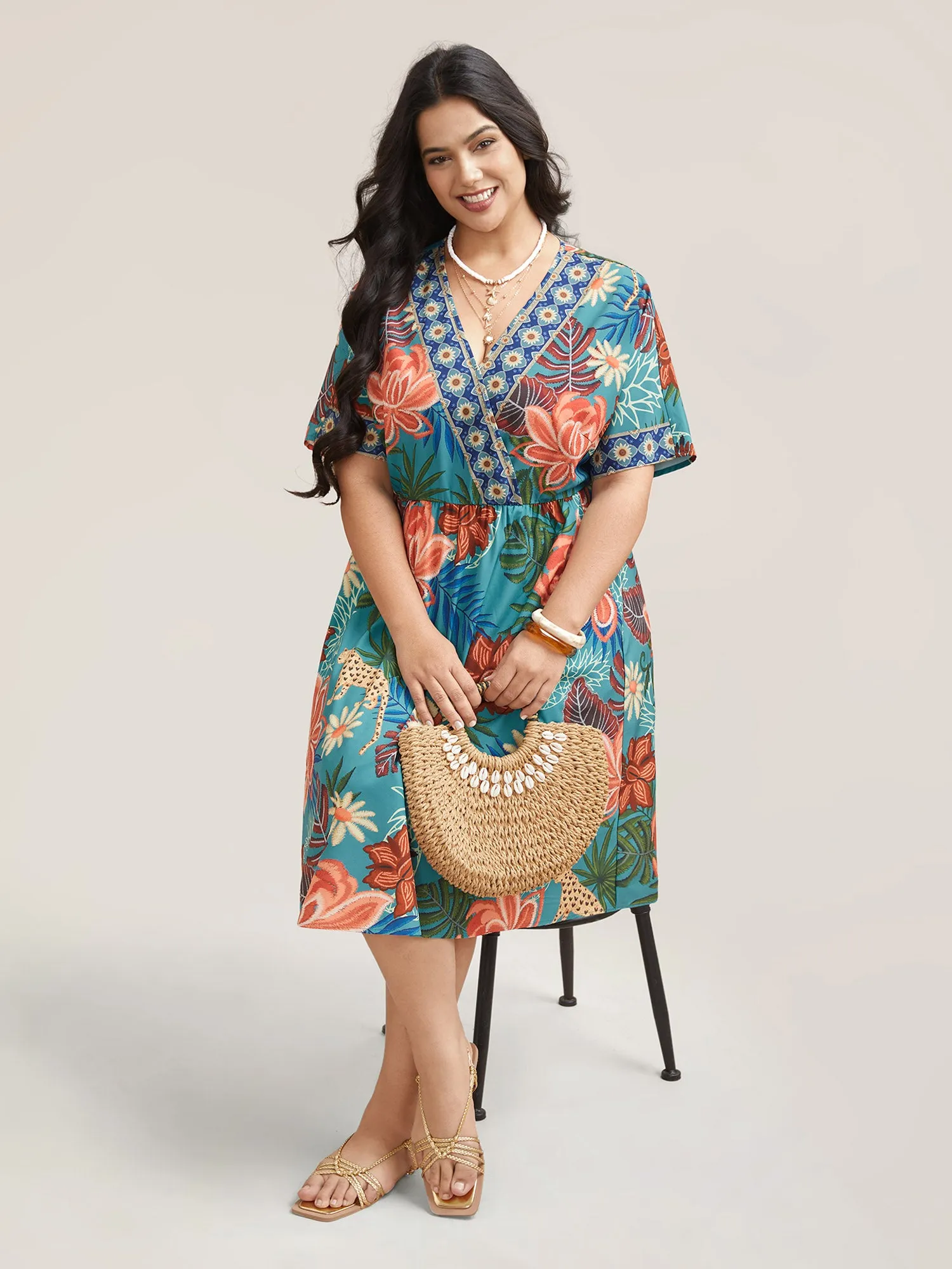 Floral Print Surplice Neck Pockets Midi Dress sold by Bloomchic product image thumbnail 4