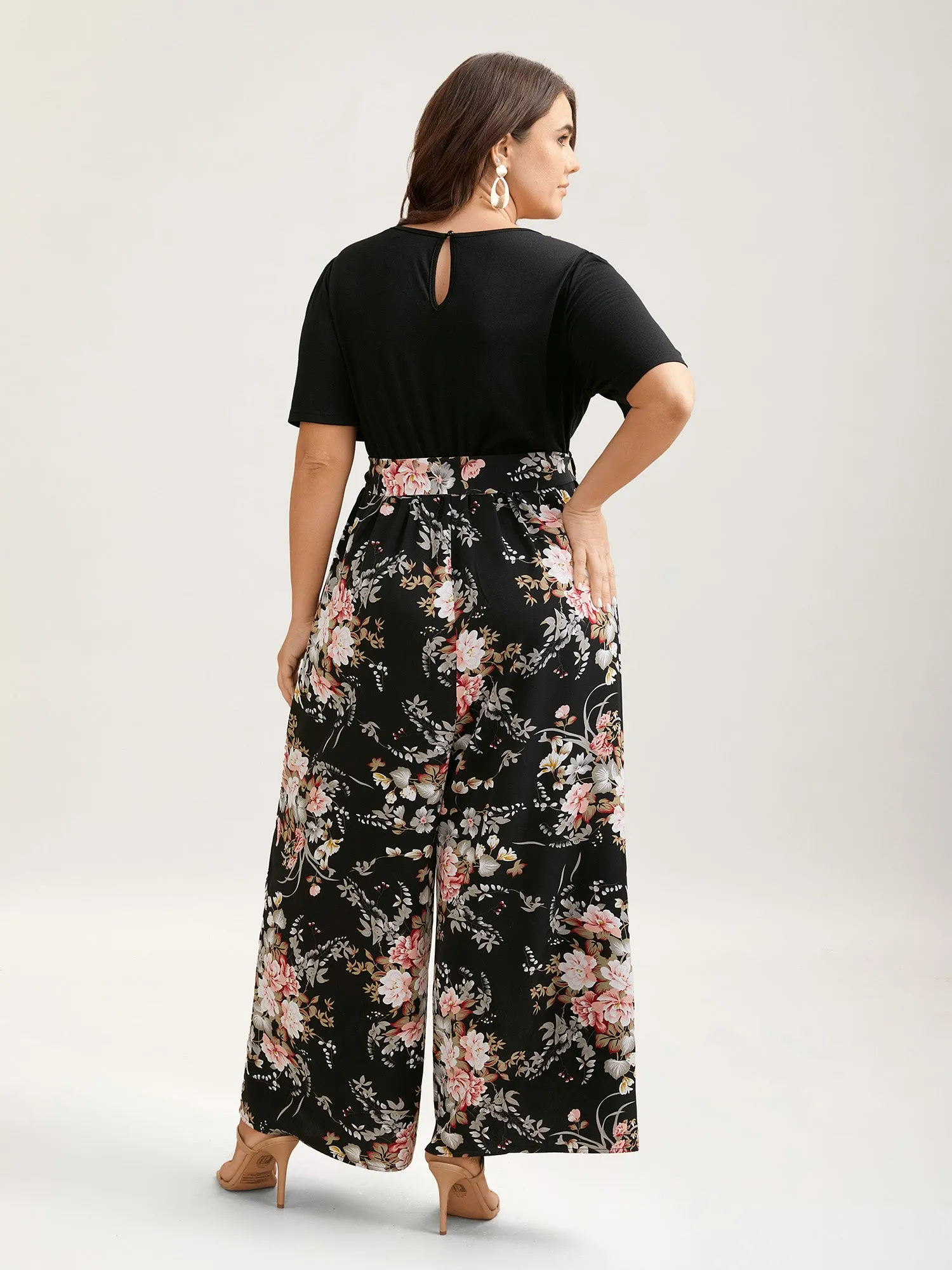 Color Contrast Belted Panel Pockets Jumpsuit sold by Bloomchic product image thumbnail 4