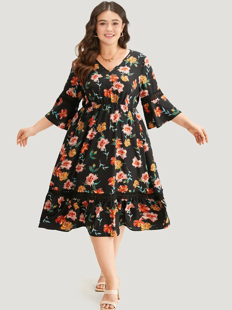 Floral Bell Sleeve Pocket Lace Panel Dress sold by Bloomchic product image thumbnail 2