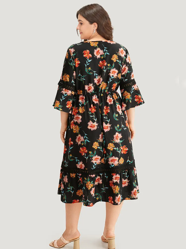 Floral Bell Sleeve Pocket Lace Panel Dress sold by Bloomchic product image thumbnail 4