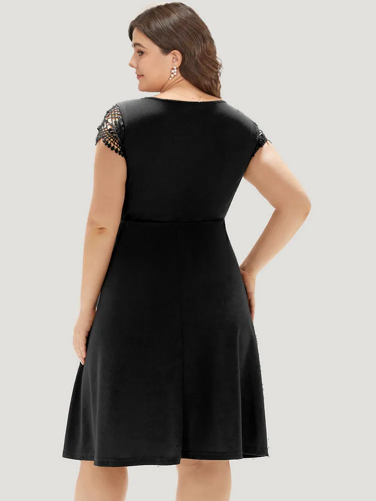 Solid Notched Pocket Cut Out Patchwork Dress sold by Bloomchic product image thumbnail 3