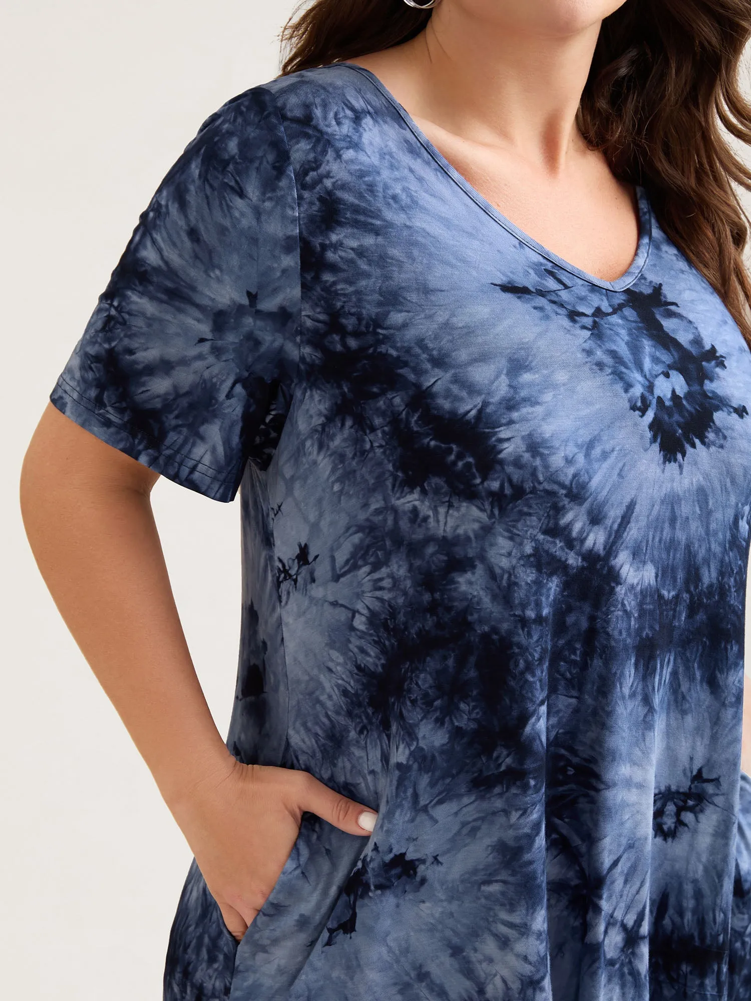 Tie-Dye Stretchy Asymmetrical Hem T-Shirt sold by Bloomchic product image thumbnail 4