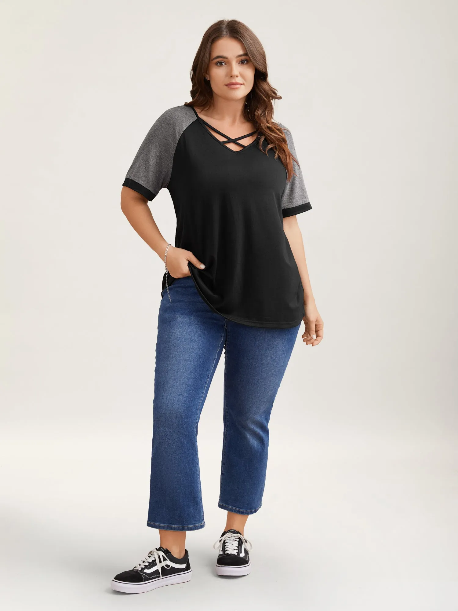 Color Contrast Neck Cut-Out T-Blouse sold by Bloomchic product image thumbnail 3