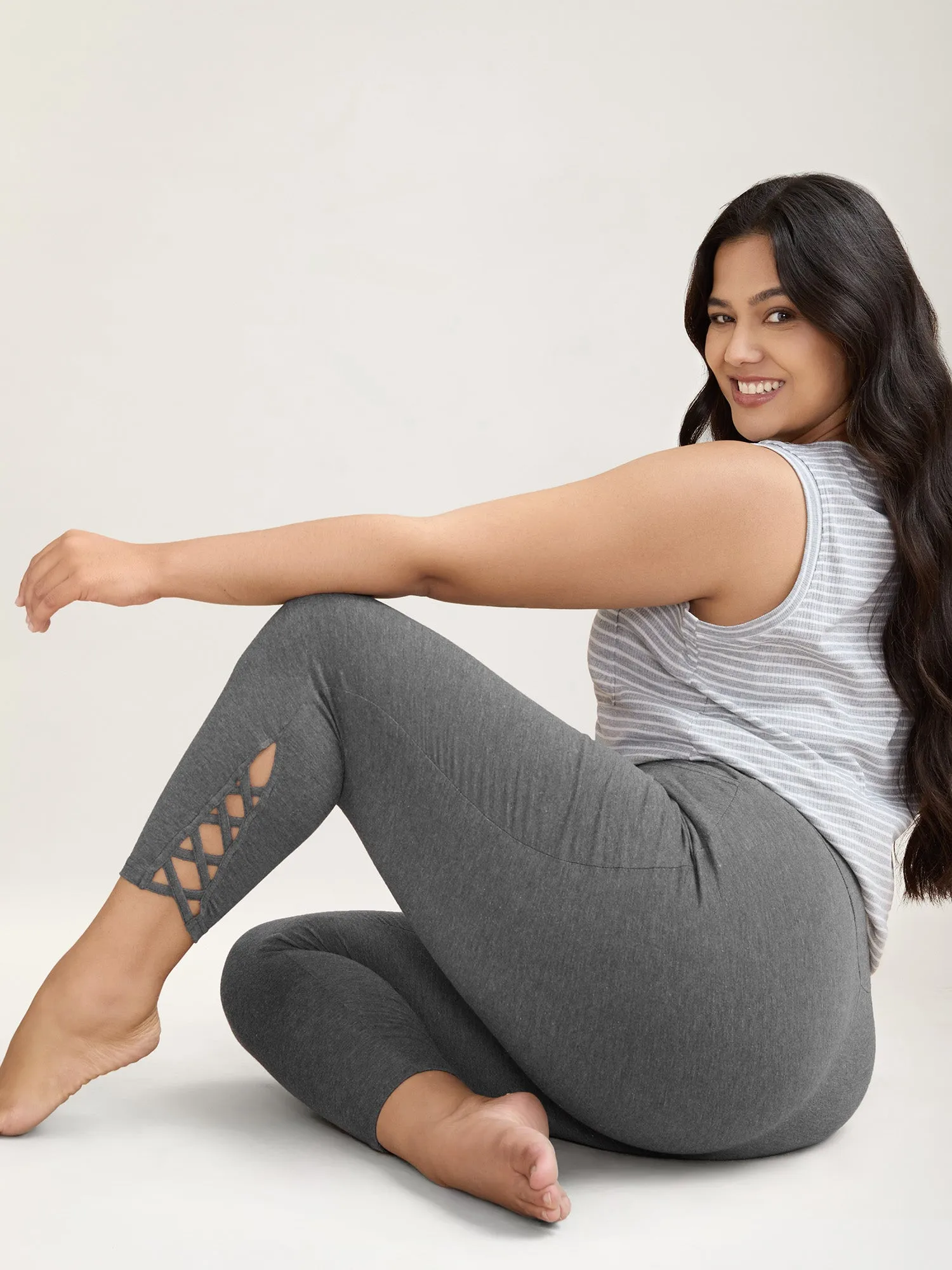 Heathered Mid-Rise Skinny-Fit Leggings sold by Bloomchic