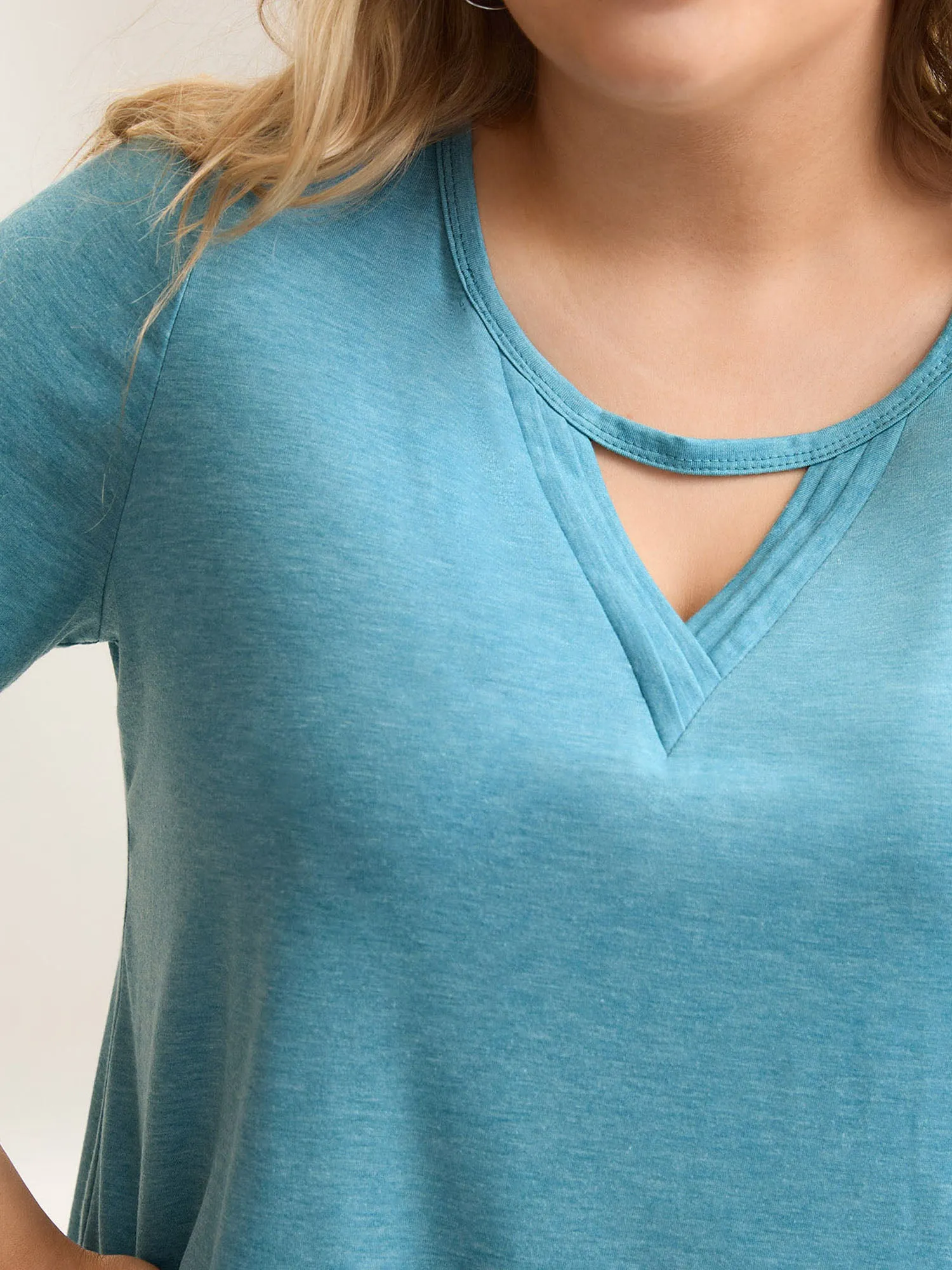 Heathered Split Neck Curvy-Fit T-Shirt sold by Bloomchic product image thumbnail 3