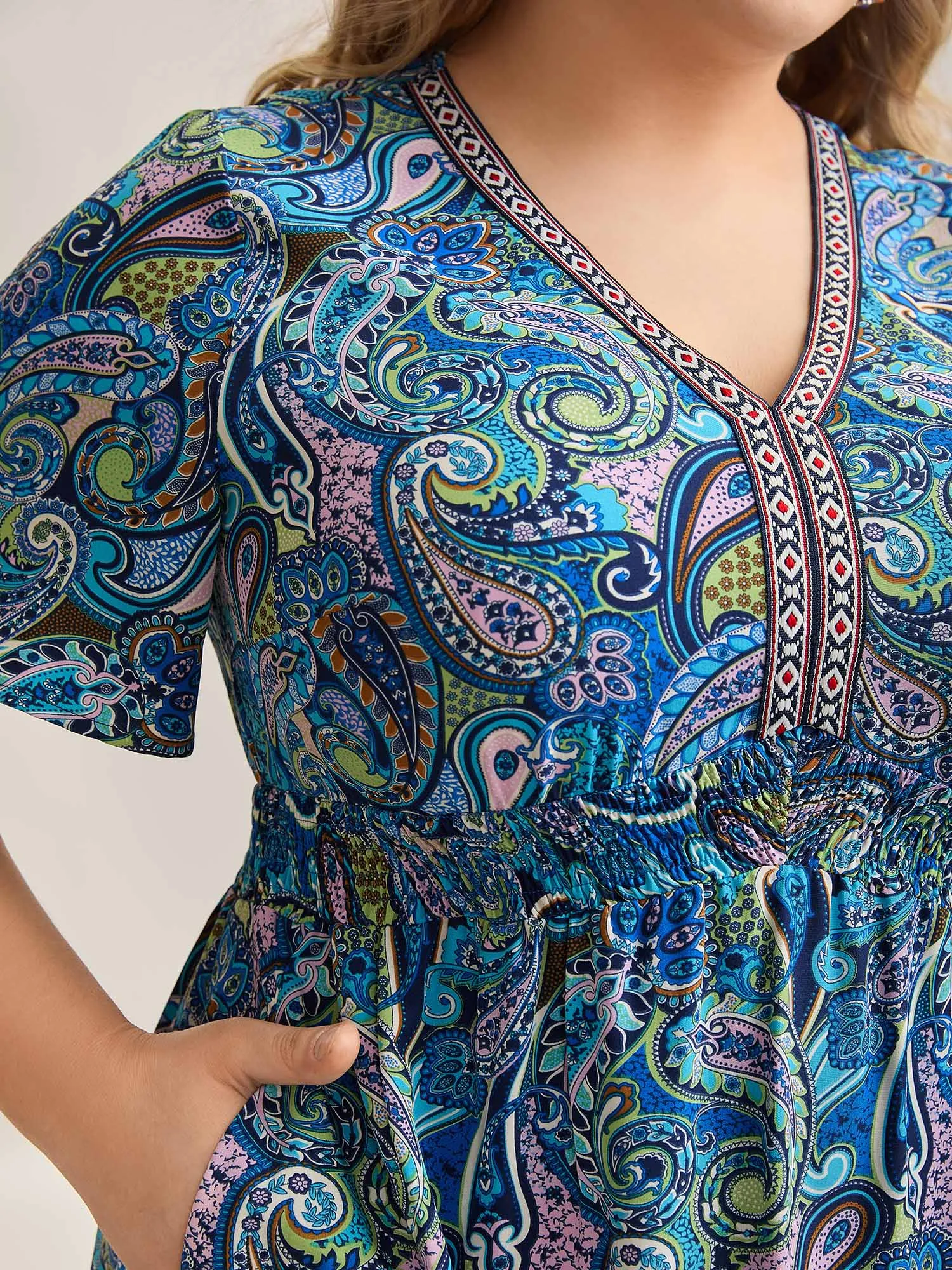 Paisley Print Stretchy Waist Pockets Midi Dress sold by Bloomchic product image thumbnail 2