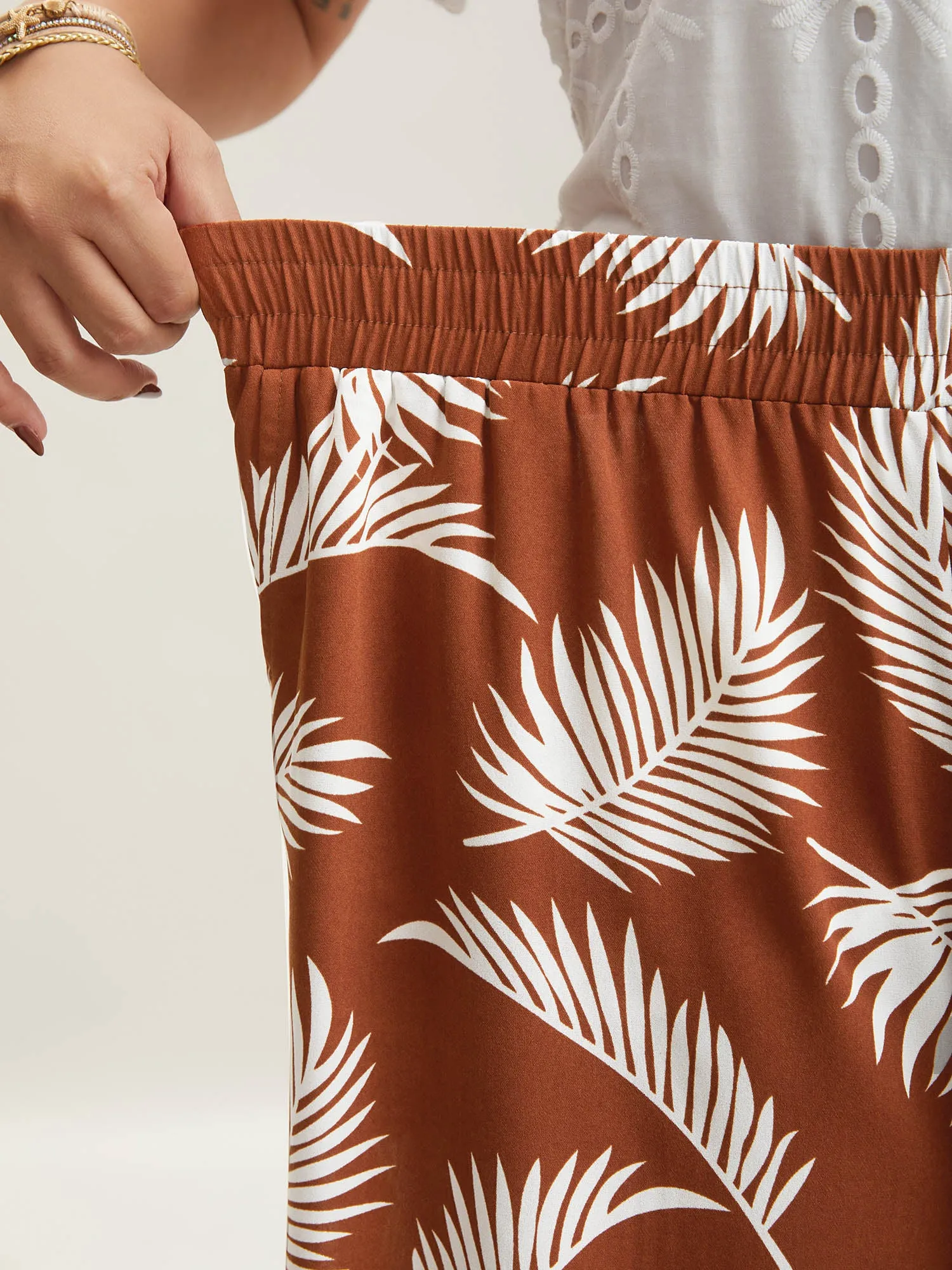 Leafy Print Stretchy Waist Wide-Leg Pants sold by Bloomchic product image thumbnail 2