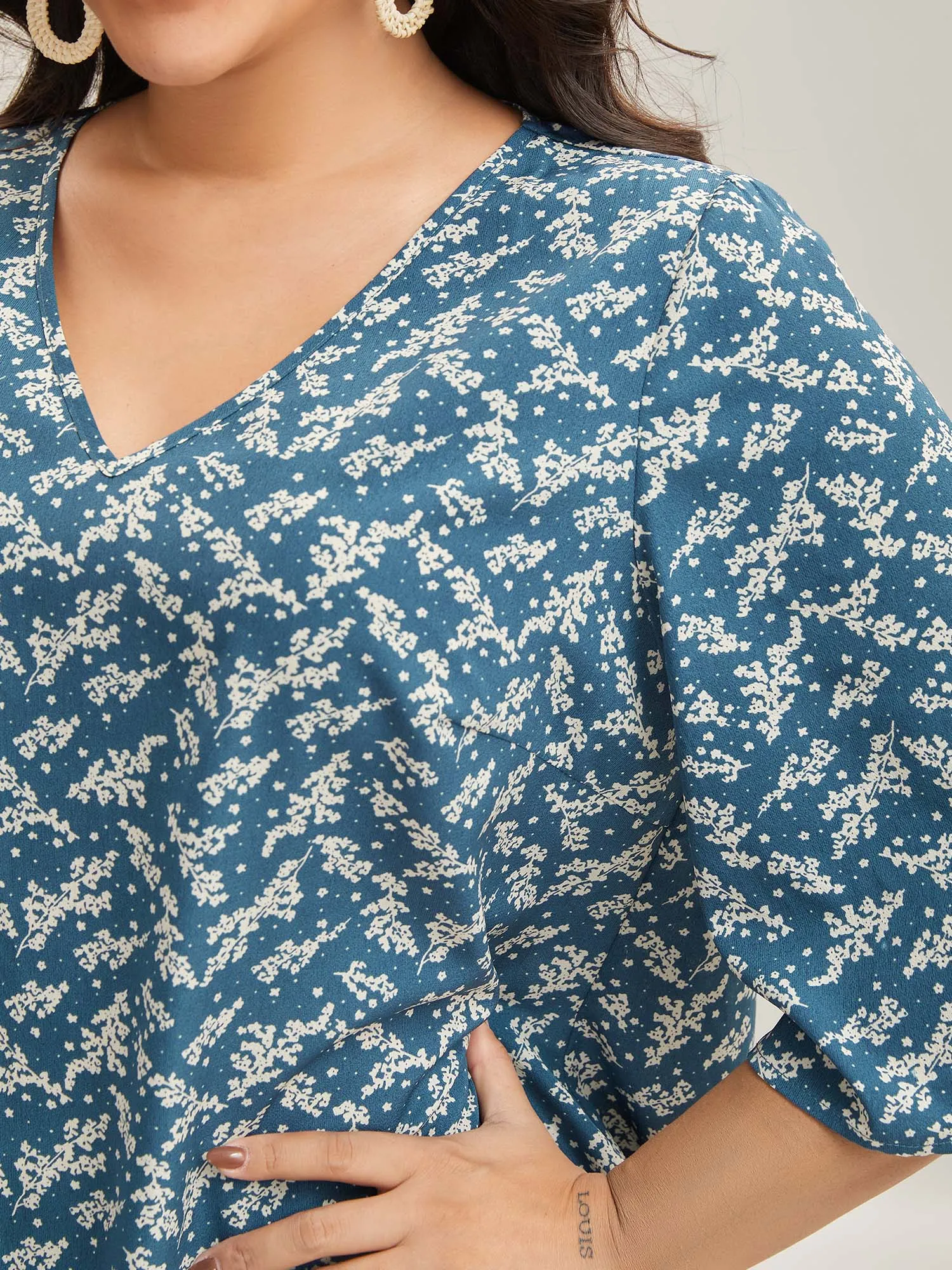 Floral Print Curvy Hem V-Neck Shirt sold by Bloomchic product image thumbnail 2