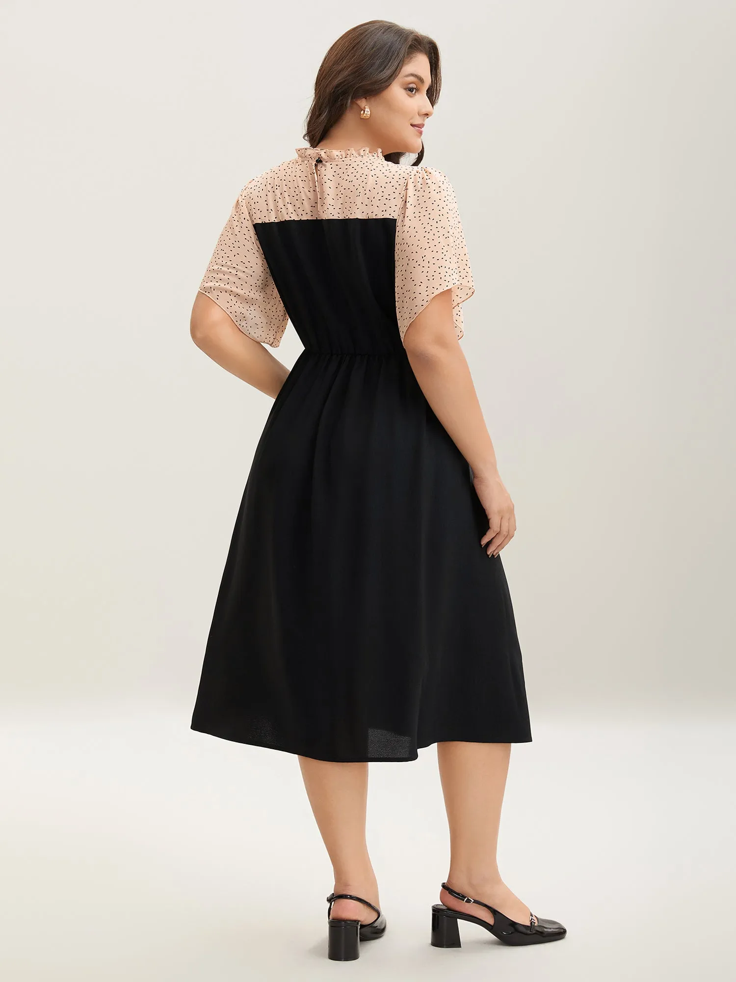 Round Ruffled Neck Color Contrast Midi Dress sold by Bloomchic product image thumbnail 4
