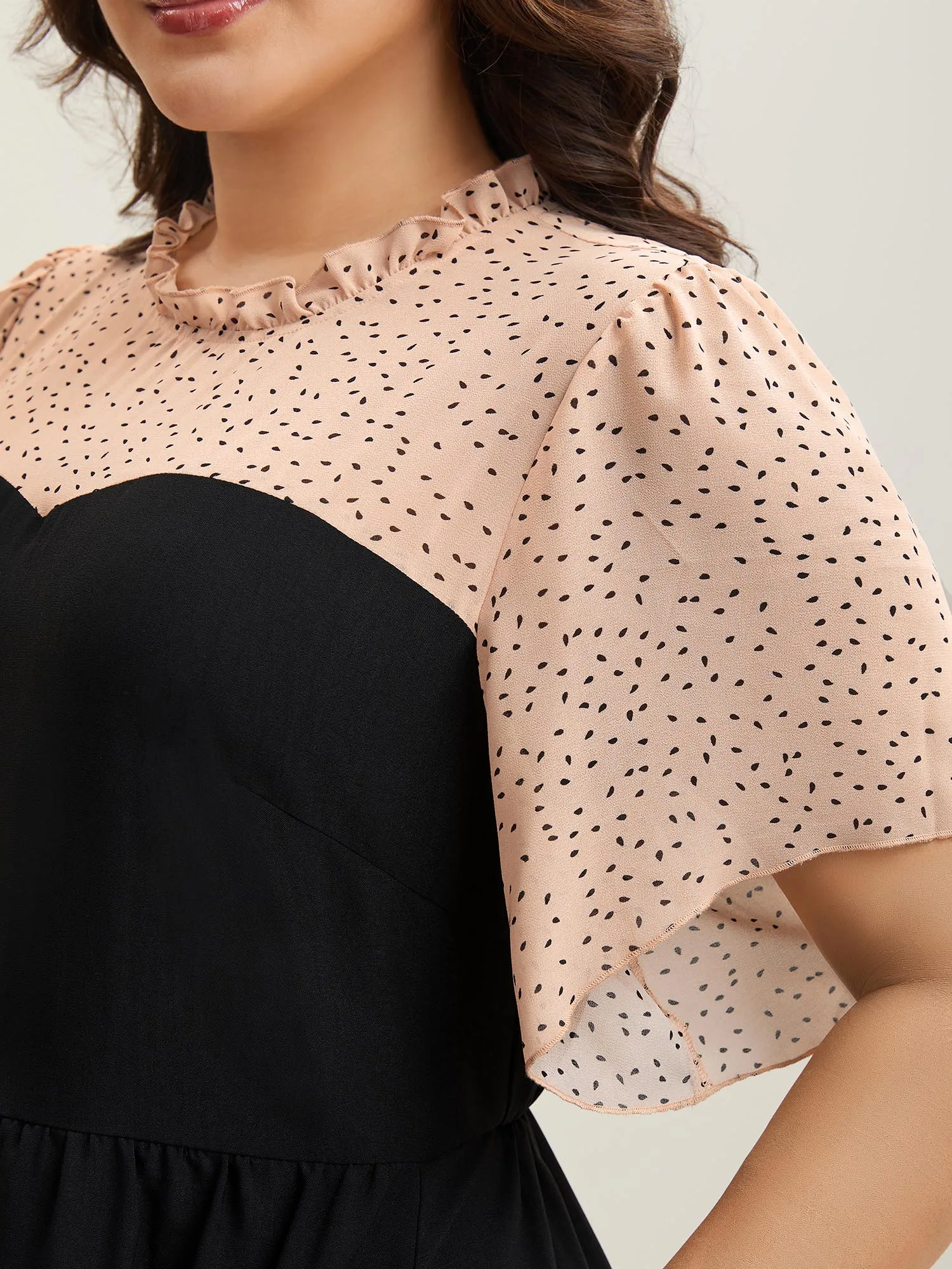 Round Ruffled Neck Color Contrast Midi Dress sold by Bloomchic product image thumbnail 2
