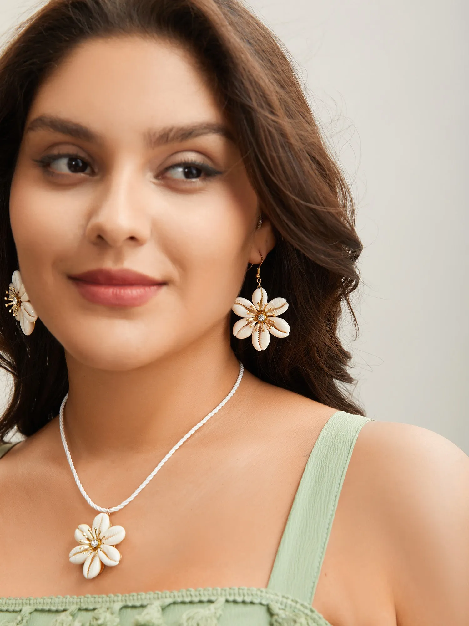 Natural Stone Floral Necklace Earrings Set sold by Bloomchic product image thumbnail 5