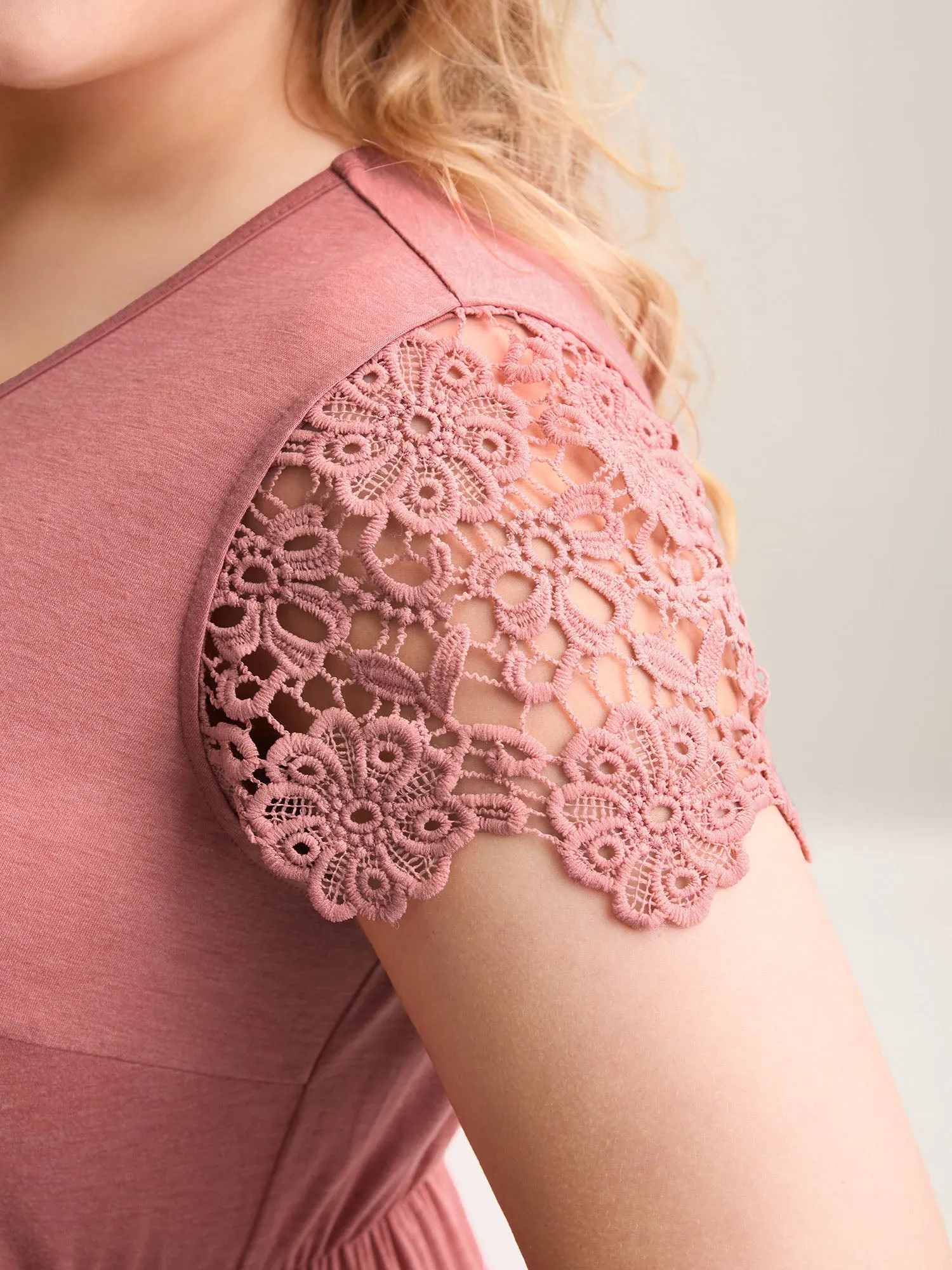 Stretchy Waist Lace Pockets Midi Dress sold by Bloomchic product image thumbnail 2