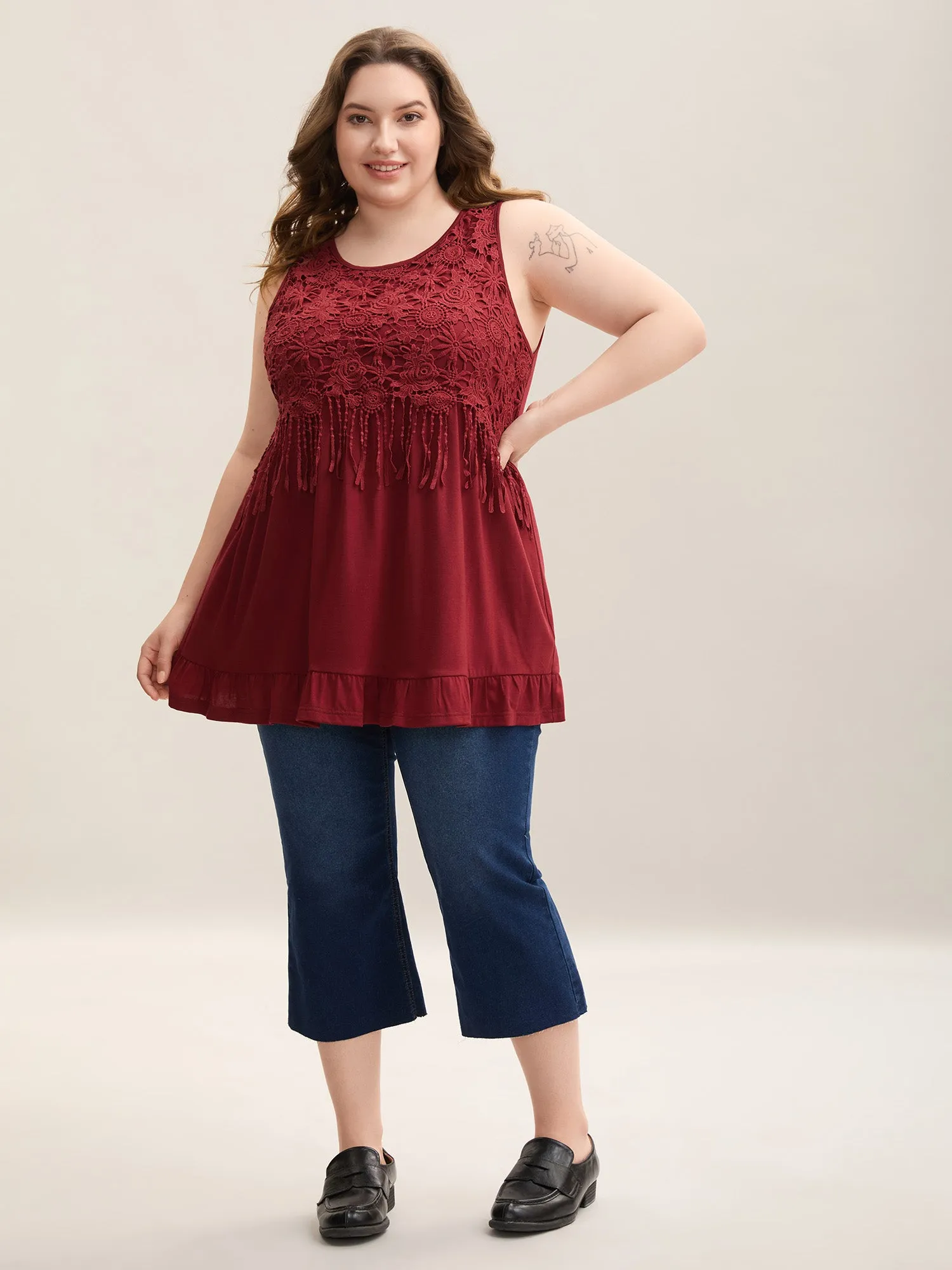 Lace Spliced Stretchy Sleeveless Top sold by Bloomchic product image thumbnail 3
