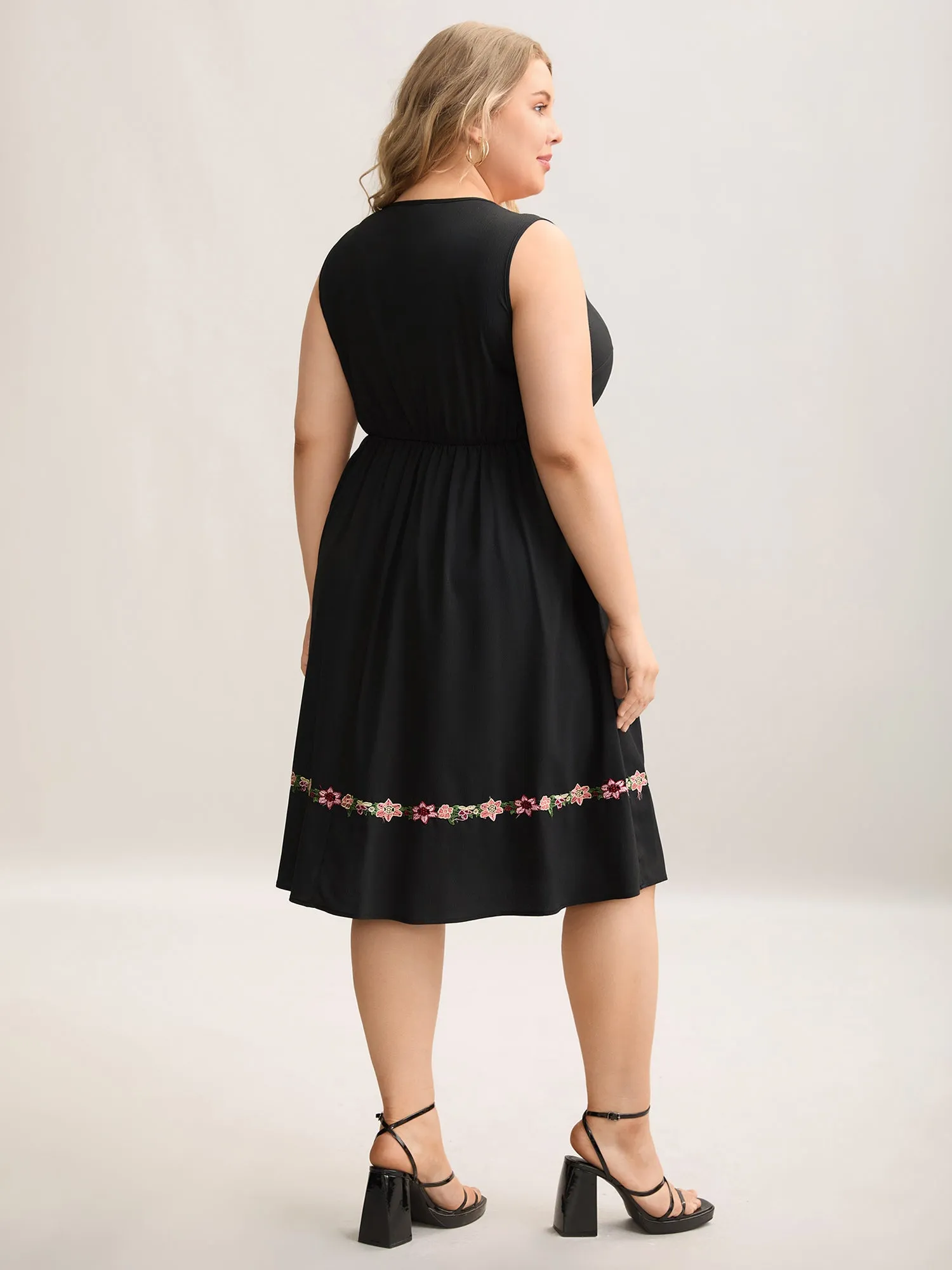 Woven Plain Floral Neckline Sleeveless Midi Dress sold by Bloomchic product image thumbnail 5