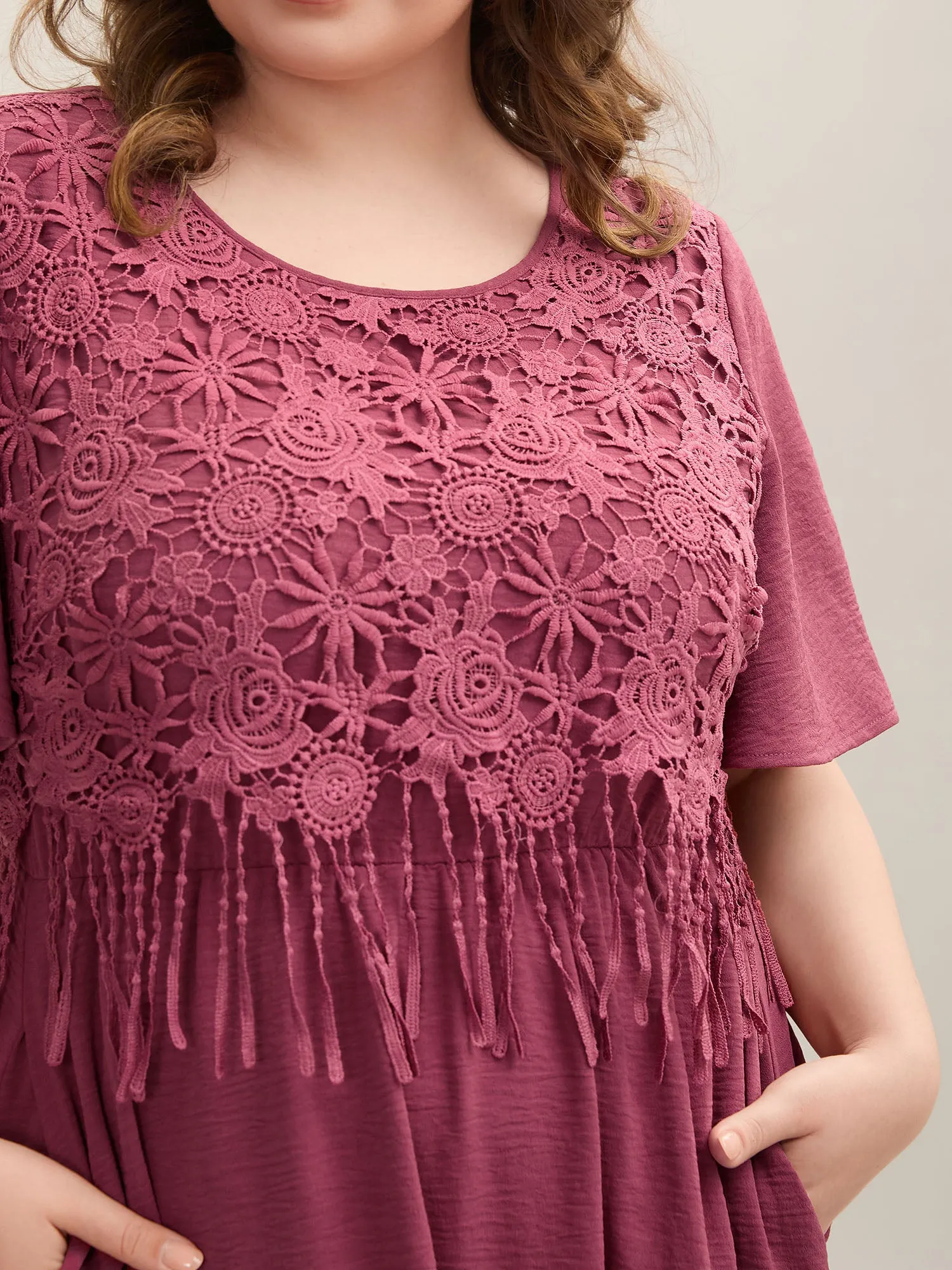Lace Detail Pockets Round Neck Midi Dress sold by Bloomchic product image thumbnail 2