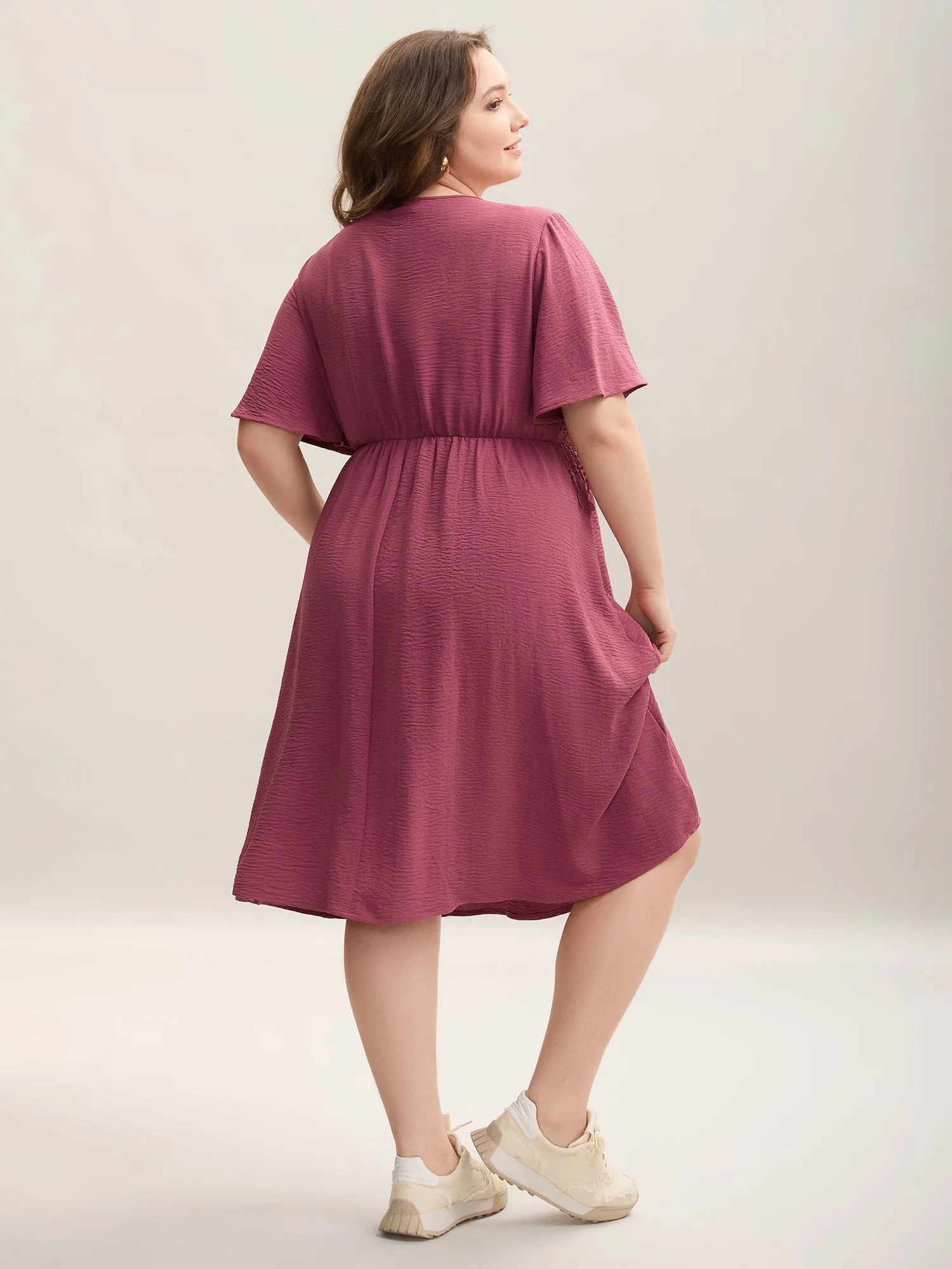 Lace Detail Pockets Round Neck Midi Dress sold by Bloomchic product image thumbnail 4