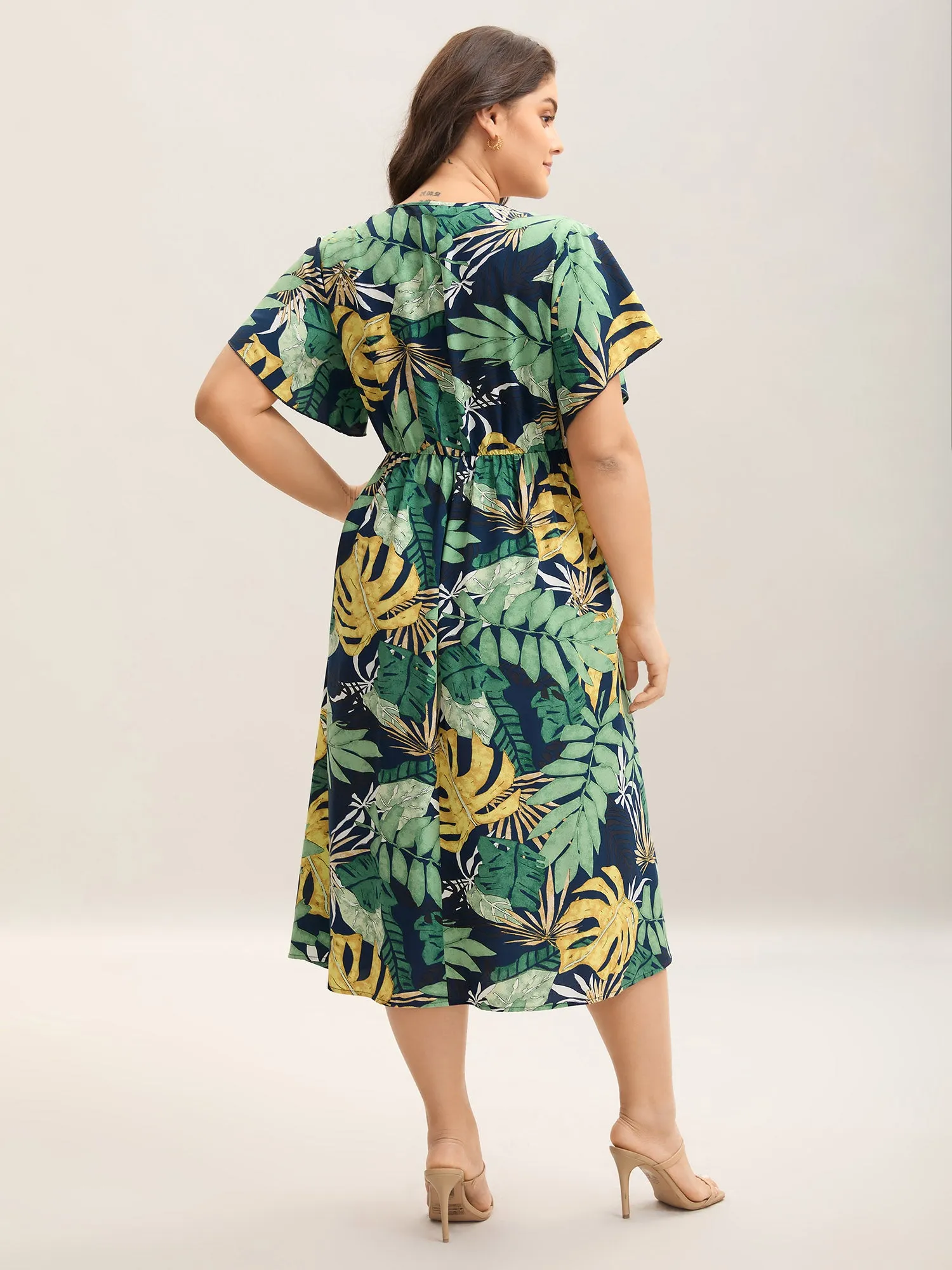 Breezy Tropical Print Pockets Midi Dress sold by Bloomchic product image thumbnail 4