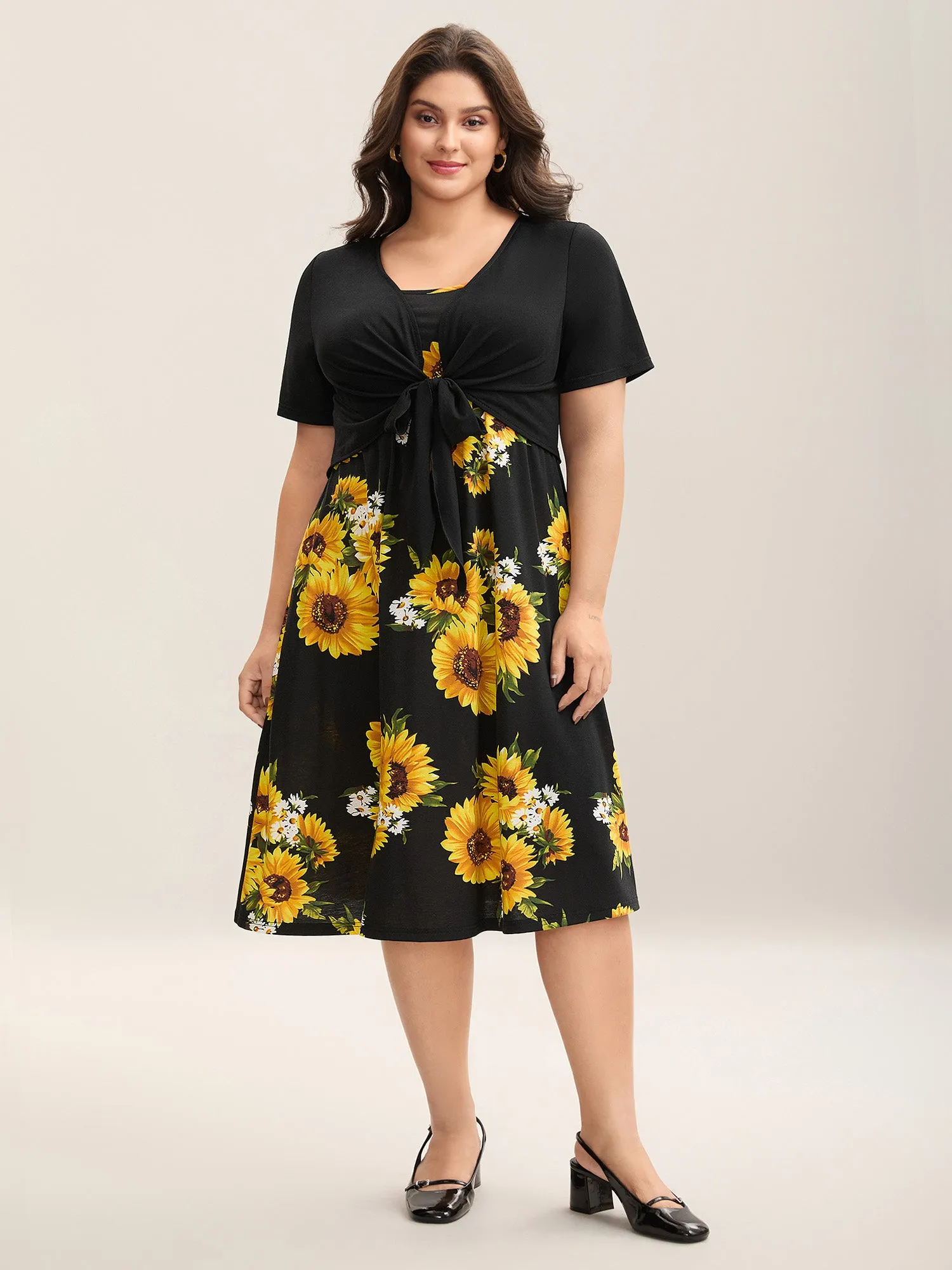 Sunflower Print Knotted Front Pockets Midi Dress sold by Bloomchic product image thumbnail 3