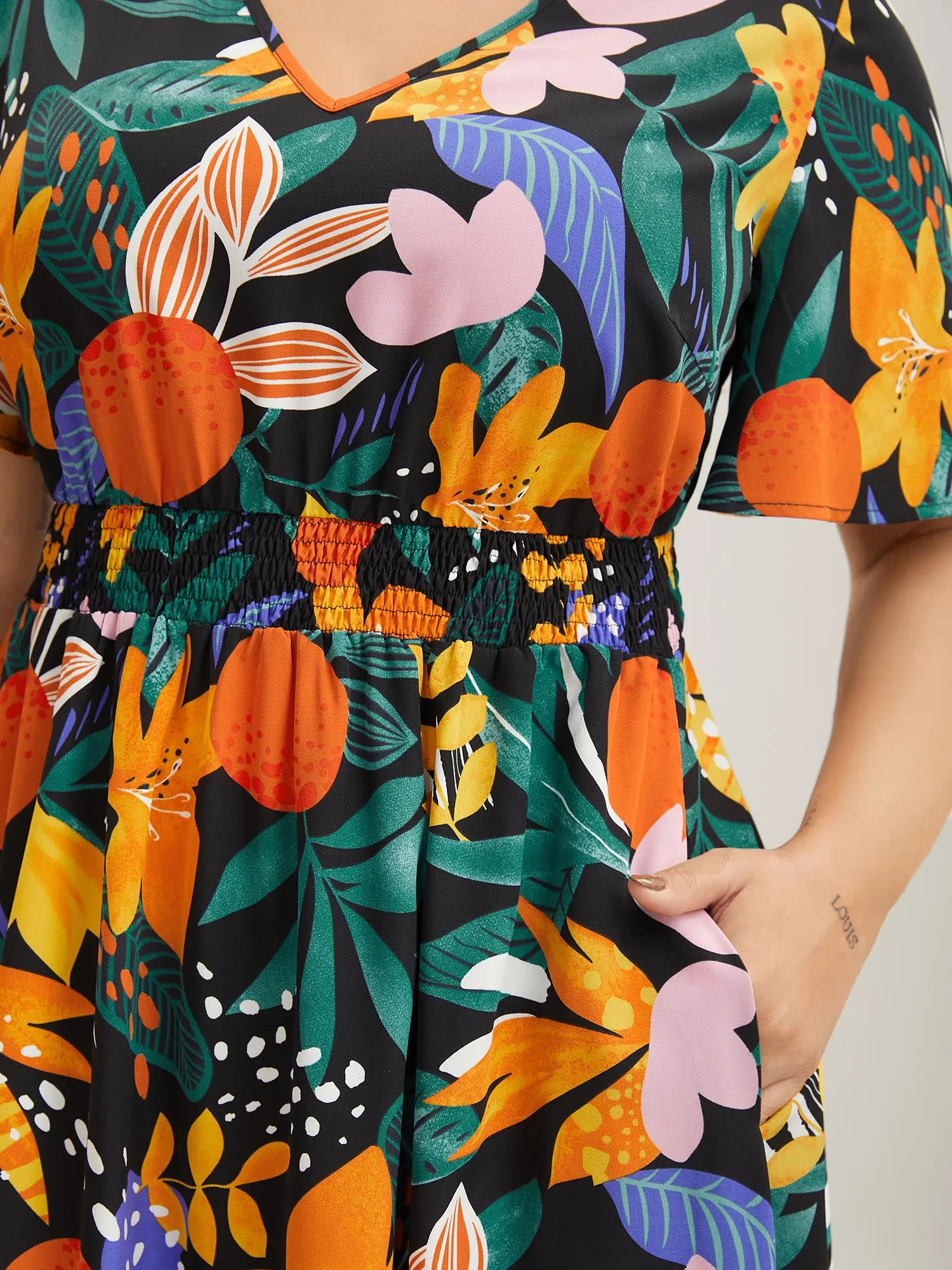 Tropical Floral Print Shirred Pockets Midi Dress sold by Bloomchic product image thumbnail 2