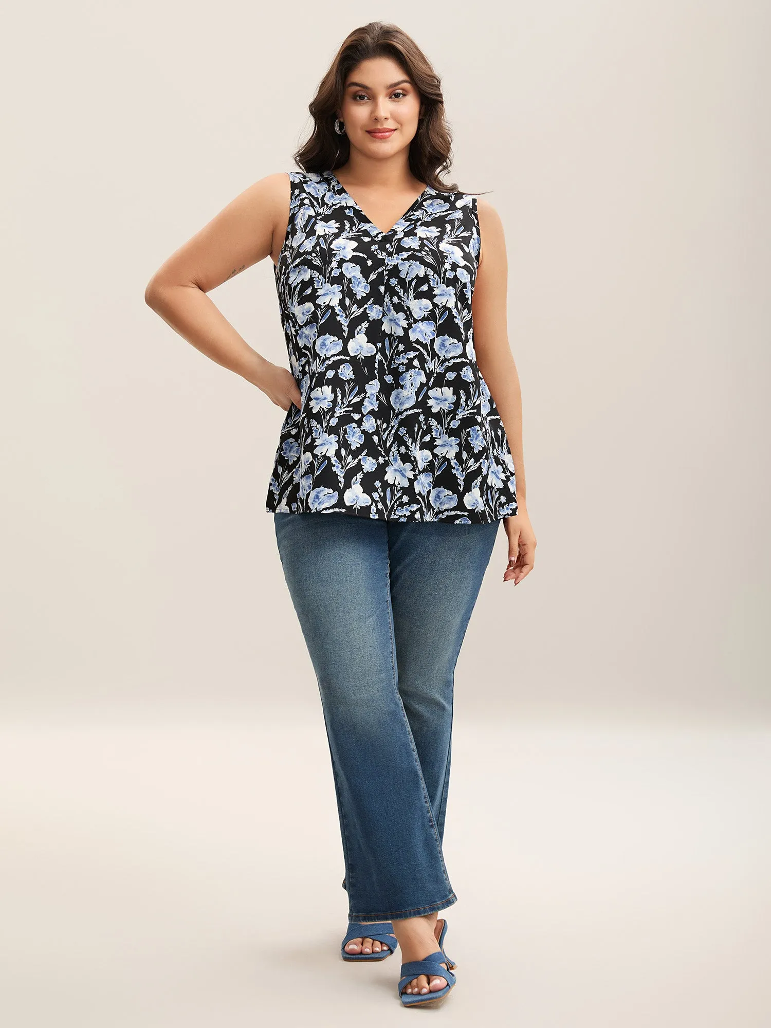 Floral Print Pleated Front Tank Top sold by Bloomchic product image thumbnail 3