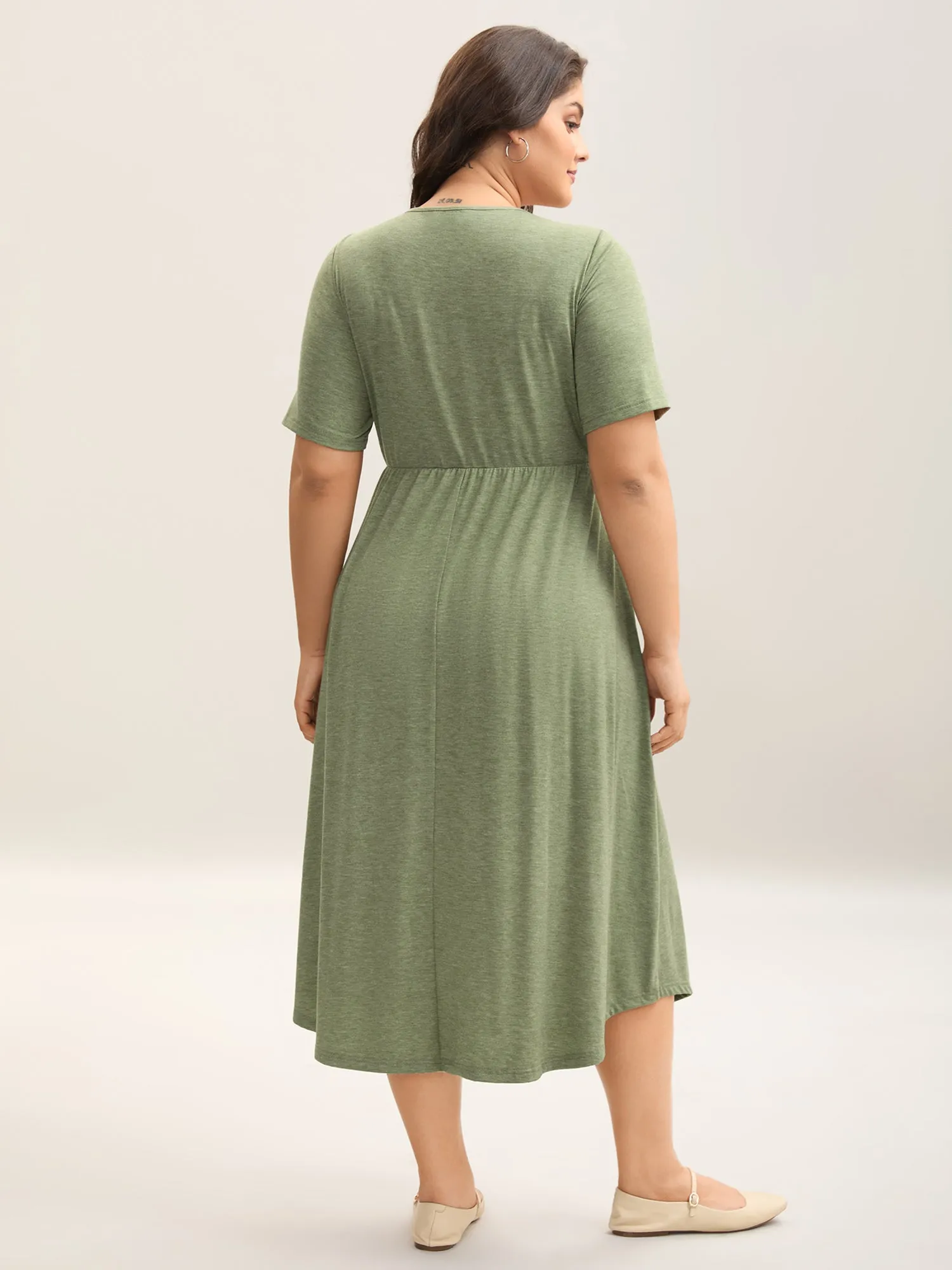 Crossover Bodice Stretchy Heather Midi Dress sold by Bloomchic product image thumbnail 4