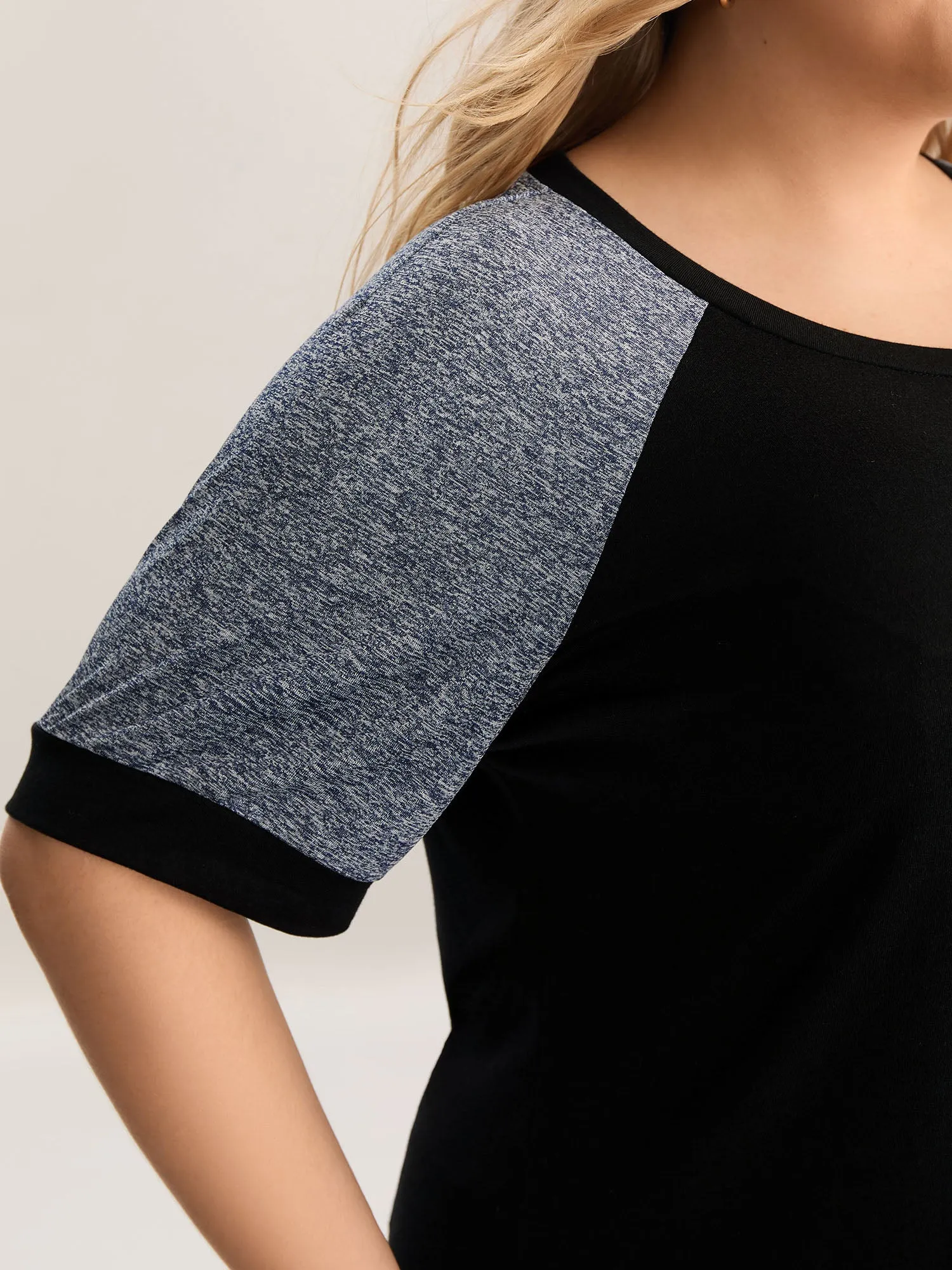 Color Contrast Raglan Sleeve T-Shirt sold by Bloomchic product image thumbnail 2