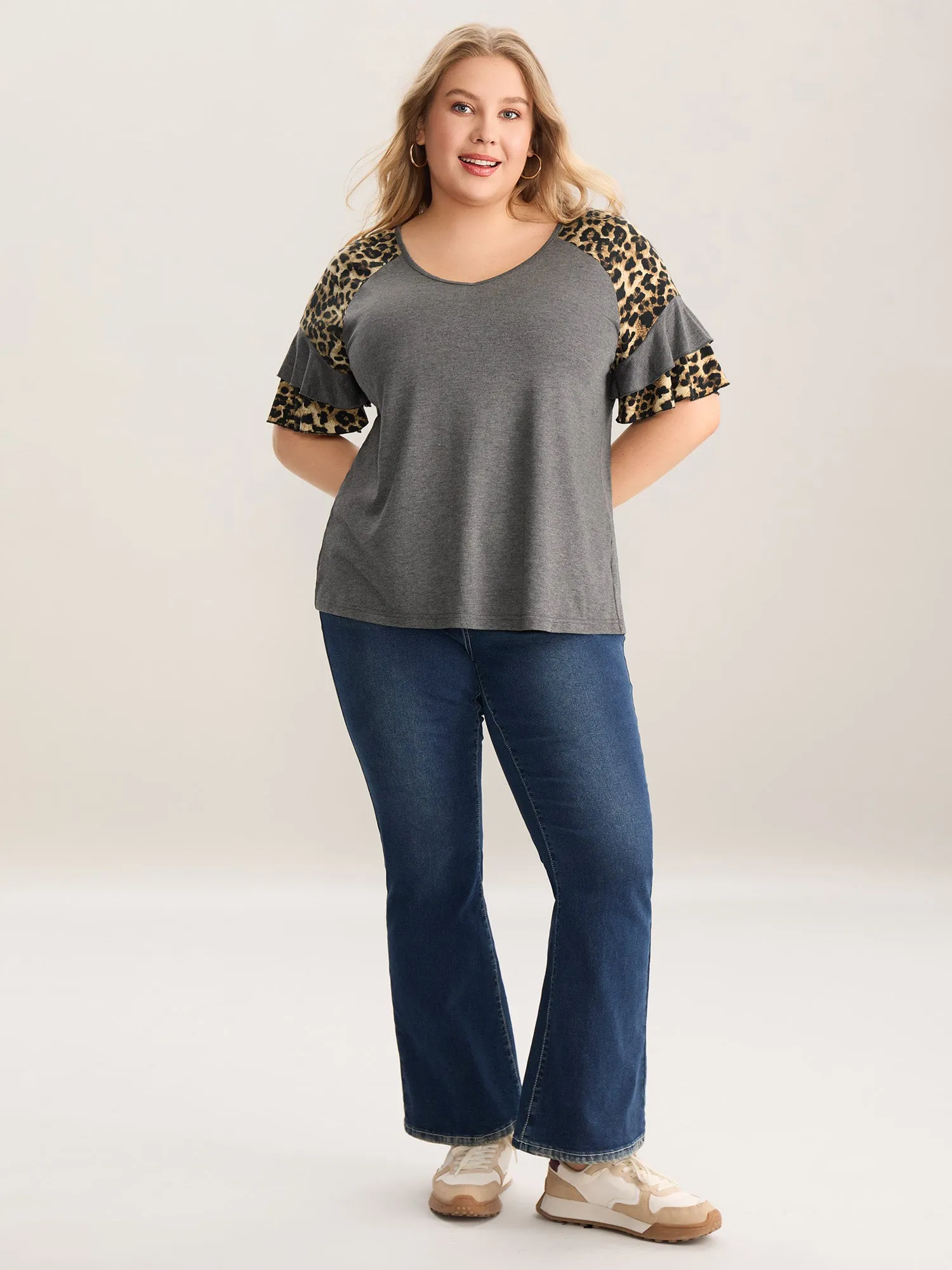Leopard Print Color Contrast Crewneck T-Shirt sold by Bloomchic product image thumbnail 3