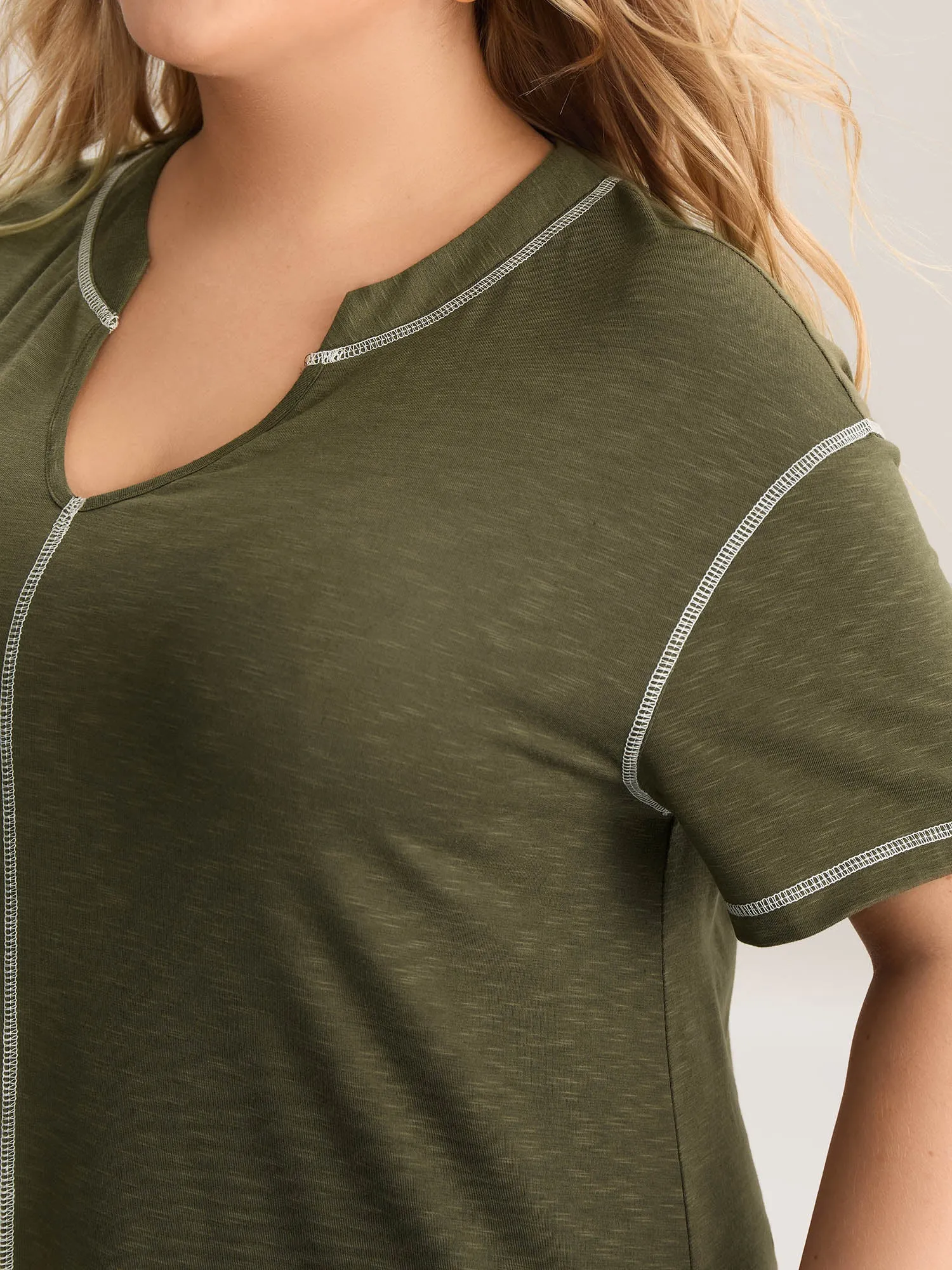 Color Contrast Trim Notched Collar T-Shirt sold by Bloomchic product image thumbnail 2