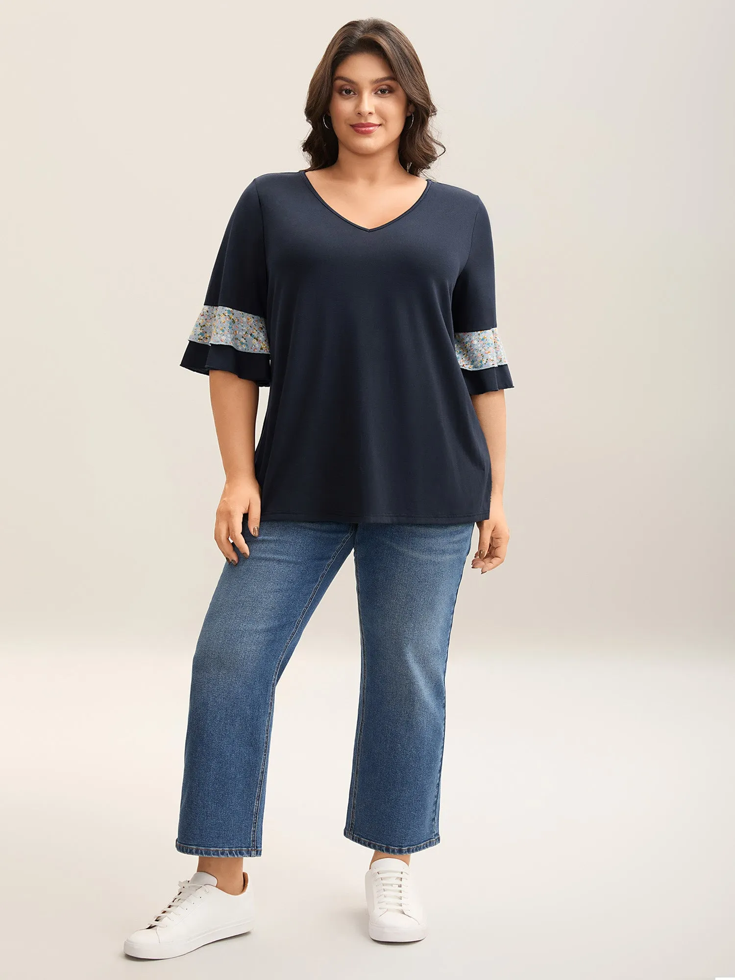 Sleeve Spliced V-Neck Fitted T-Shirt sold by Bloomchic product image thumbnail 3