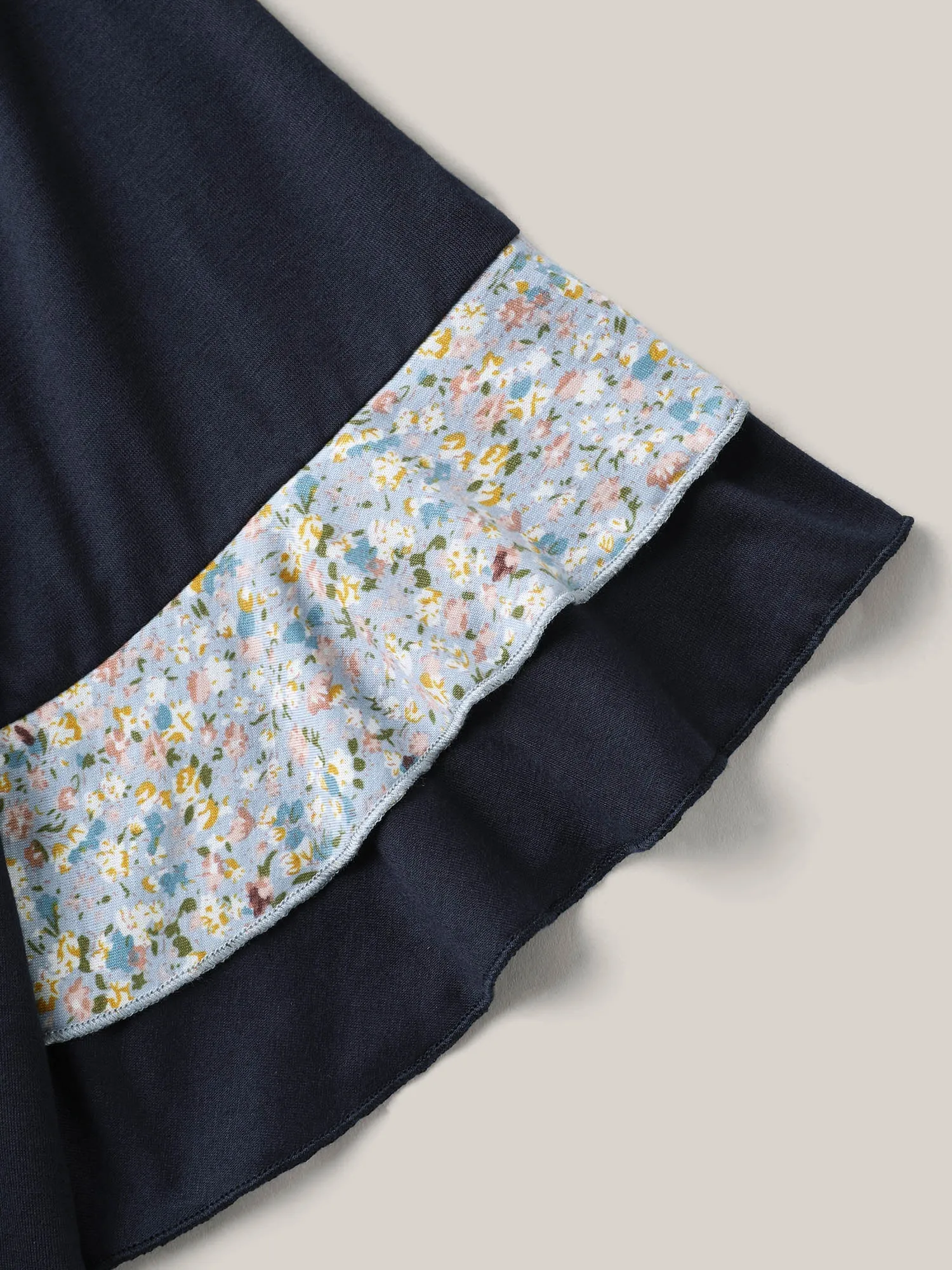 Sleeve Spliced V-Neck Fitted T-Shirt sold by Bloomchic product image thumbnail 5