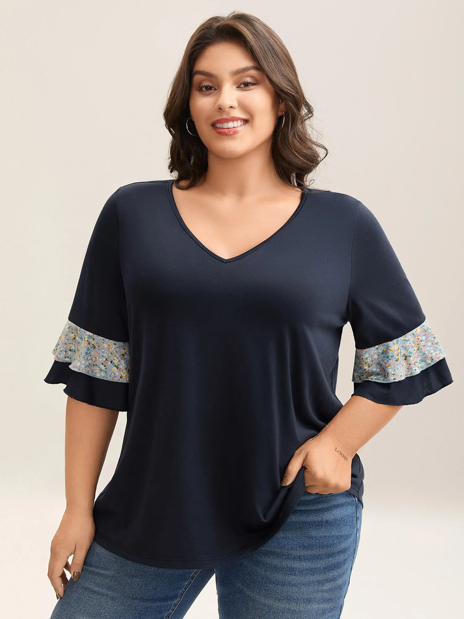 Sleeve Spliced V-Neck Fitted T-Shirt sold by Bloomchic