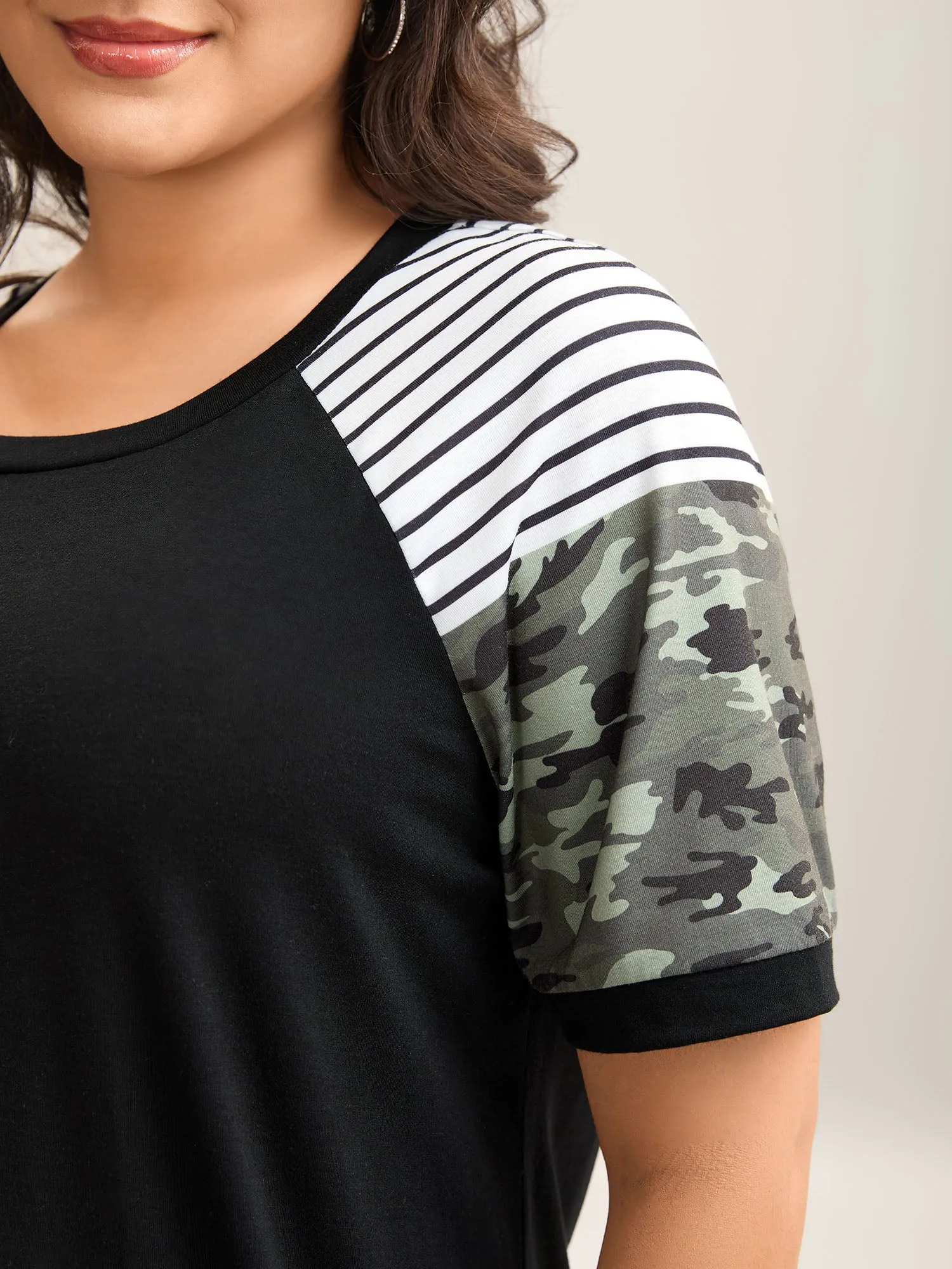 Striped Camouflage Print Round Neck T-Shirt sold by Bloomchic product image thumbnail 2