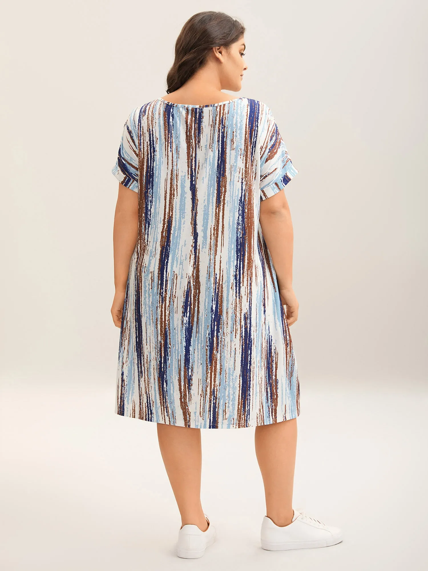 Abstract Stripes Dolman Sleeve Midi Dress sold by Bloomchic product image thumbnail 4