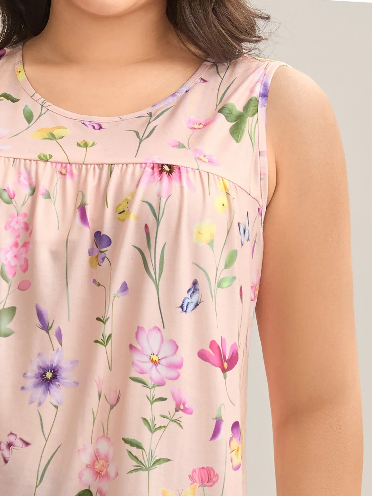 Floral Print Flowy Pleated Tank Top sold by Bloomchic product image thumbnail 2