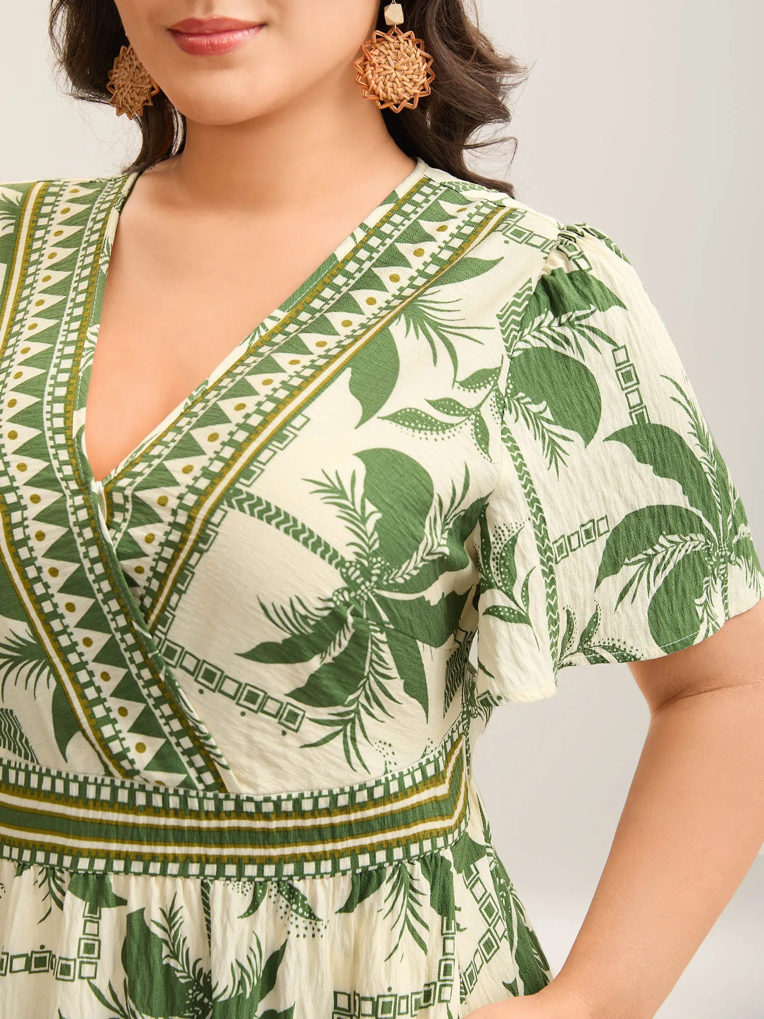 Tropical Tree Print Contrast Hem Maxi Dress sold by Bloomchic product image thumbnail 2