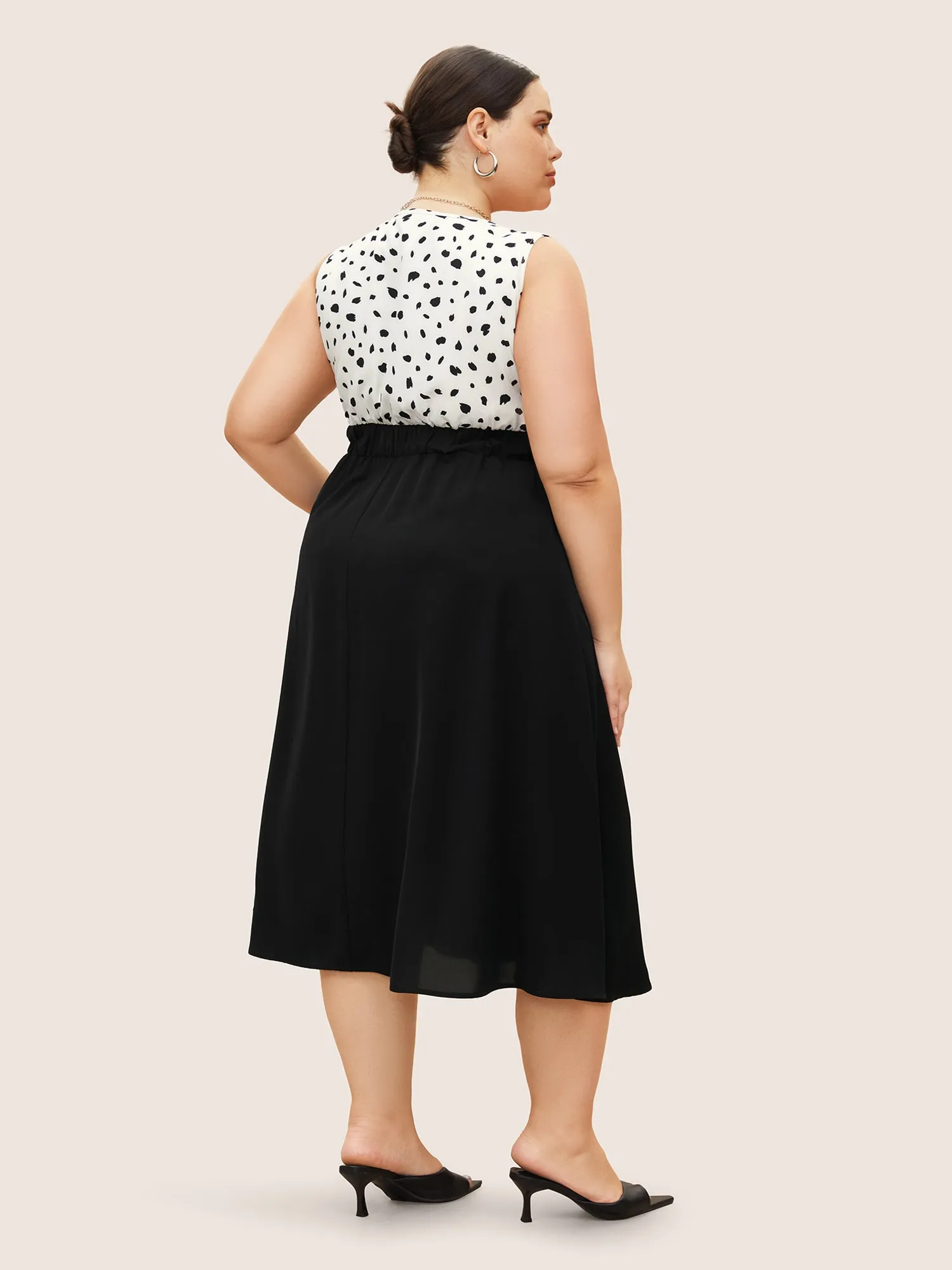 Leopard Print Patchwork Pleated Sleeveless Dress sold by Bloomchic product image thumbnail 4