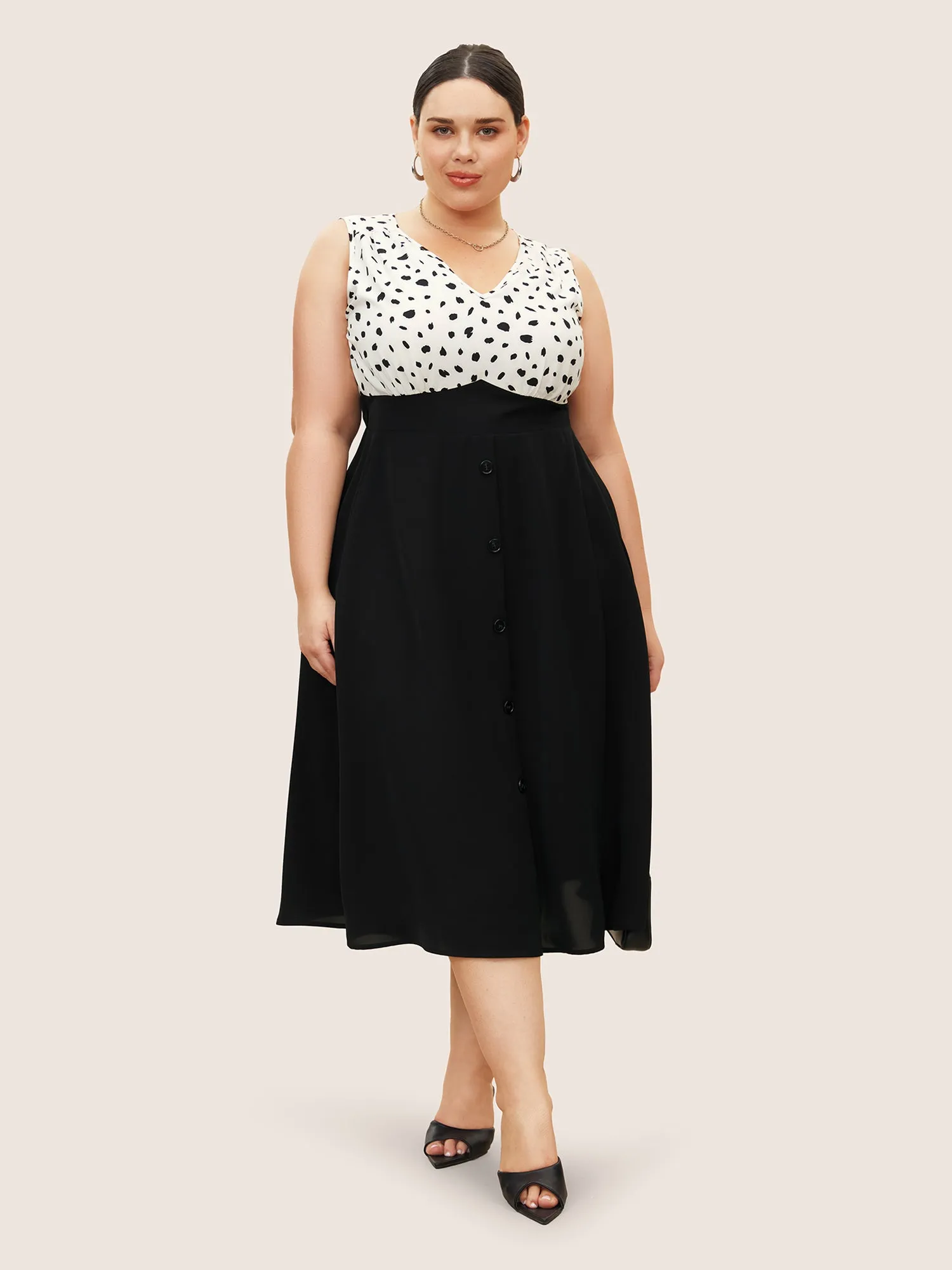 Leopard Print Patchwork Pleated Sleeveless Dress sold by Bloomchic product image thumbnail 3